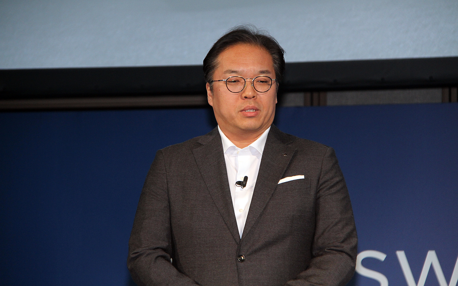 ゴルフとパサートについて解説したフォルクスワーゲン グループ ジャパン株式会社 プロダクトマネジメント課 シニアプロダクトマネージャーの八木亮祐氏