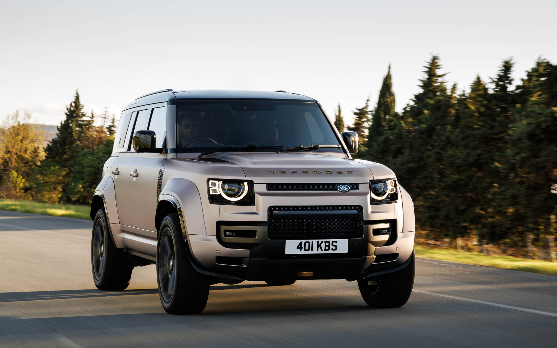 ディフェンダー オクタ