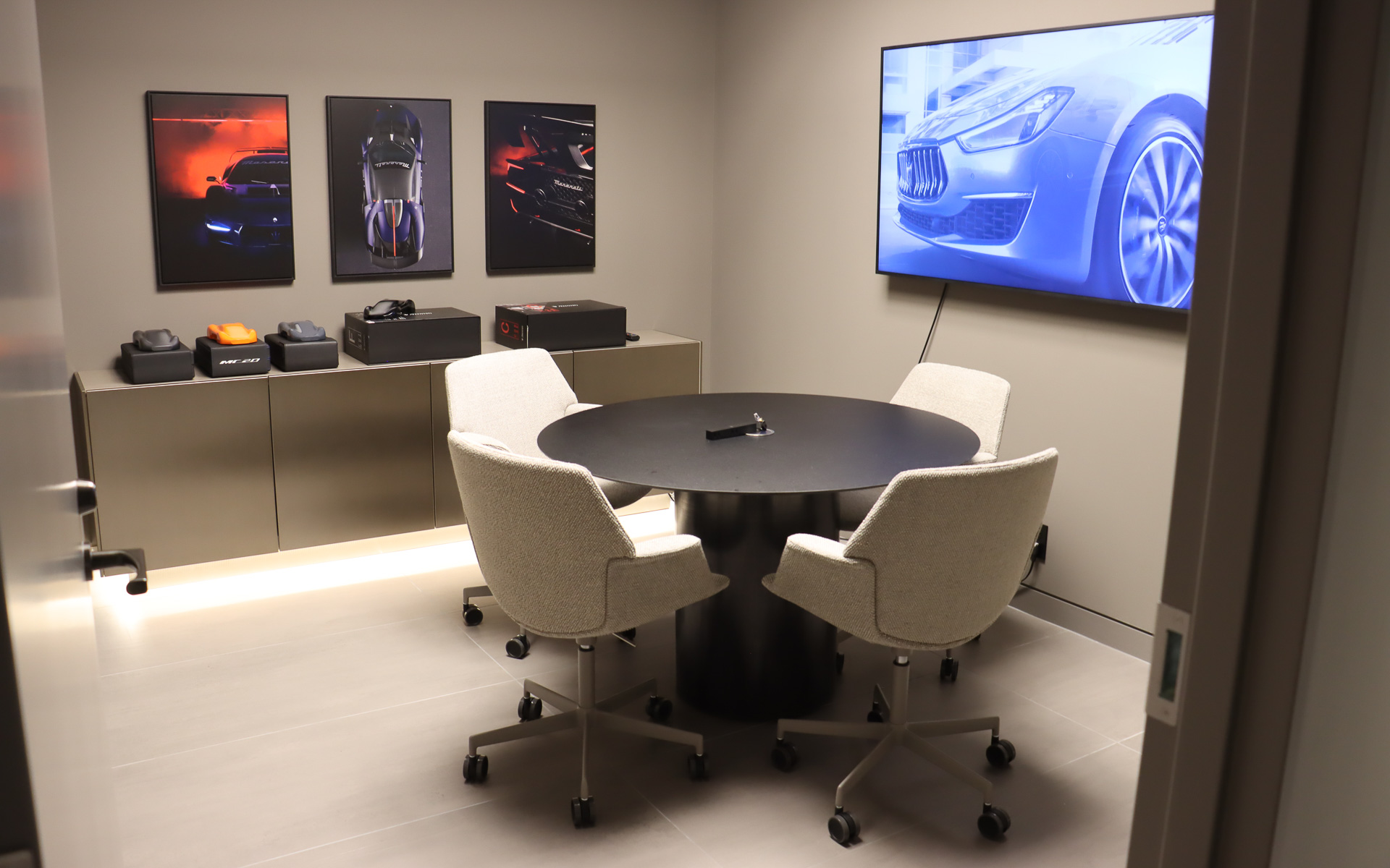 商談などを行なう個室の「コンサルテーションルーム」