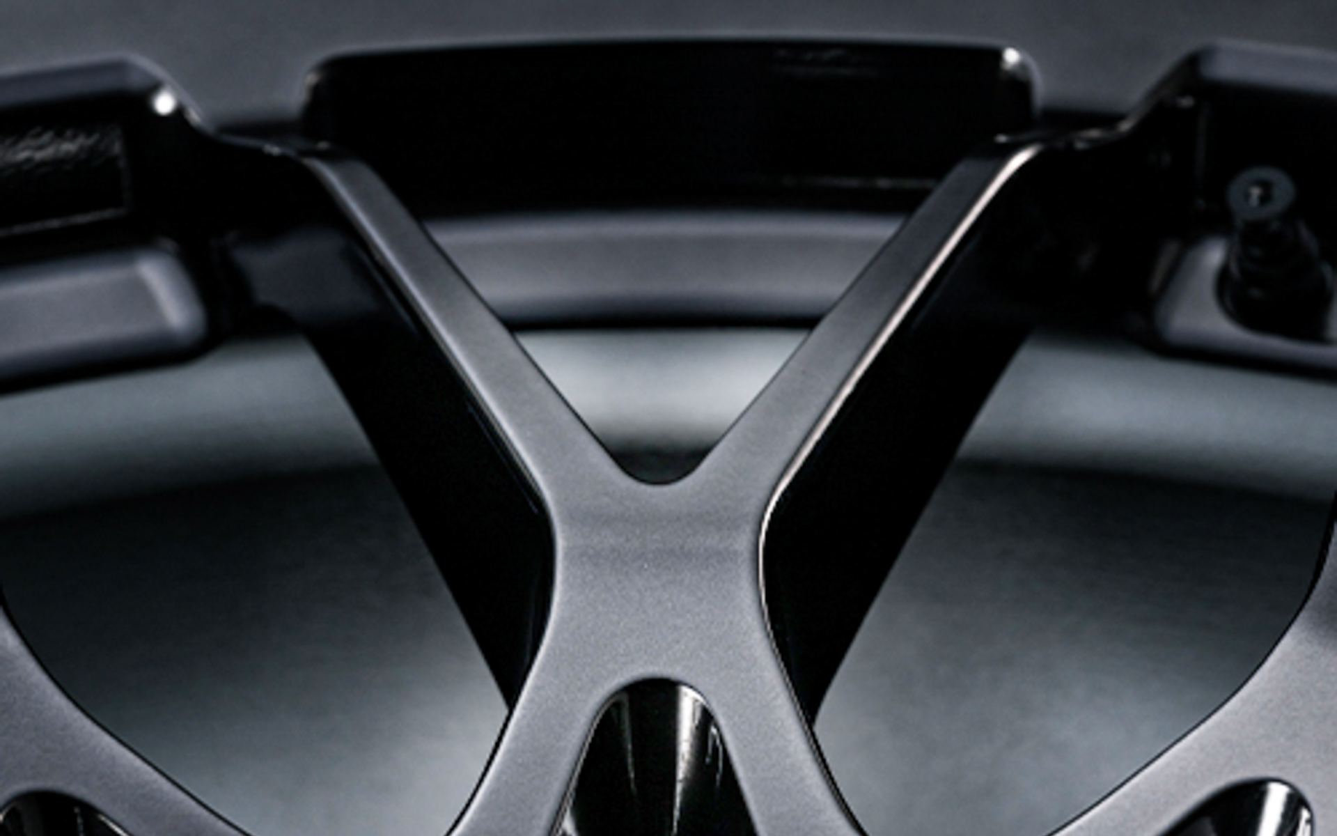 クロスメッシュデザインを採用