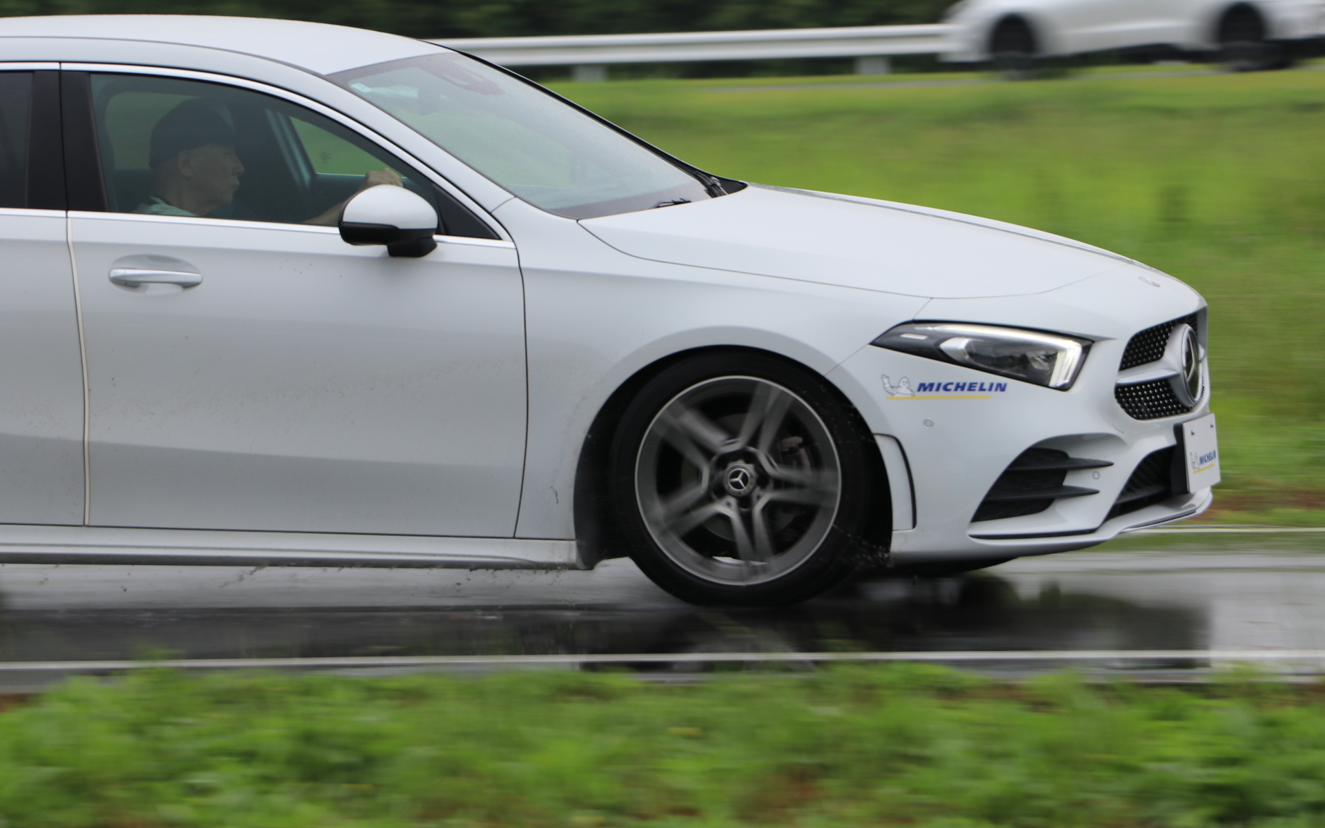 メルセデス・ベンツ「A 180」×e-プライマシー