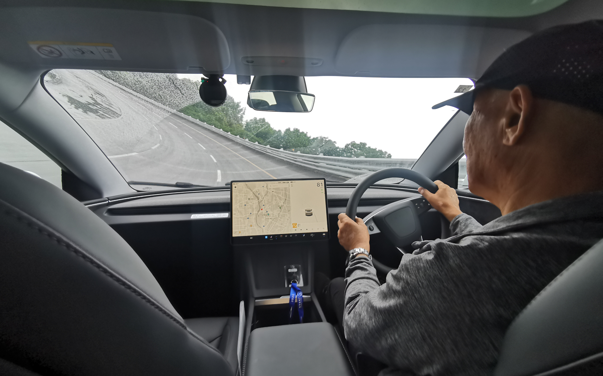 グリップ力の高さ、ステアリングの応答性、コーナリングフォースの高さともに驚くほどの実力