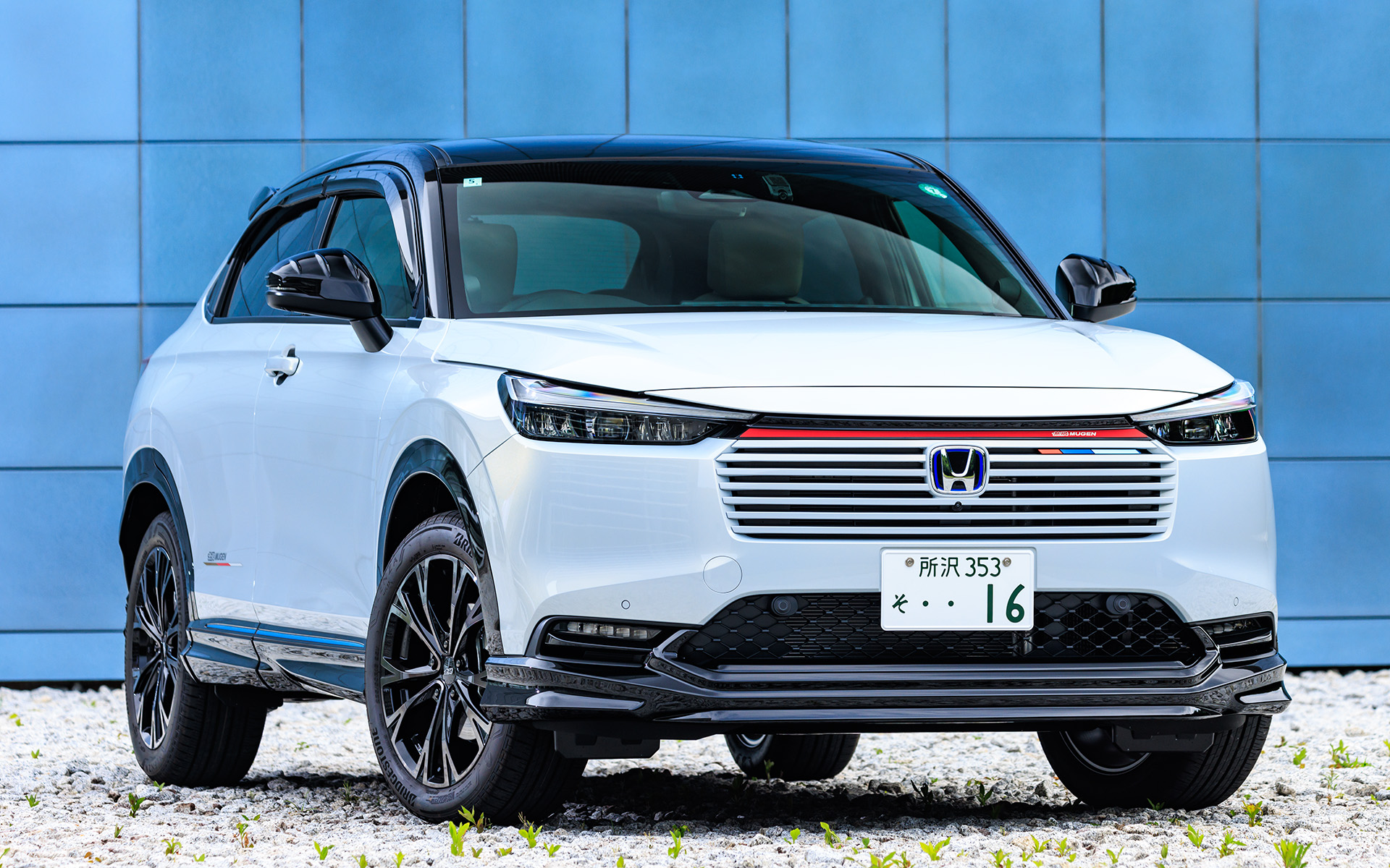 2024年4月に改良した「ヴェゼル」にはエアロ、ホイール、マフラー、パフォーマンスダンパーなどが装着されている