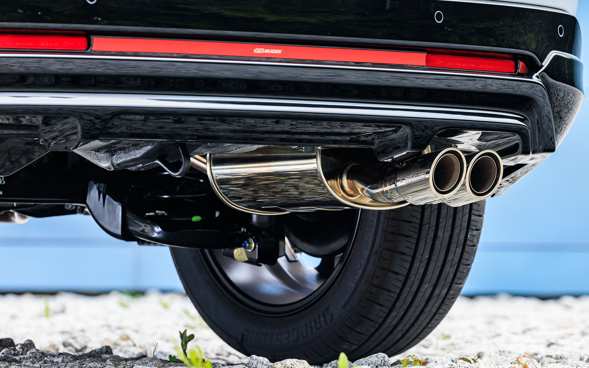 e：HEV用スポーツサイレンサーは2WD/FF用も4WD用も価格16万5000円