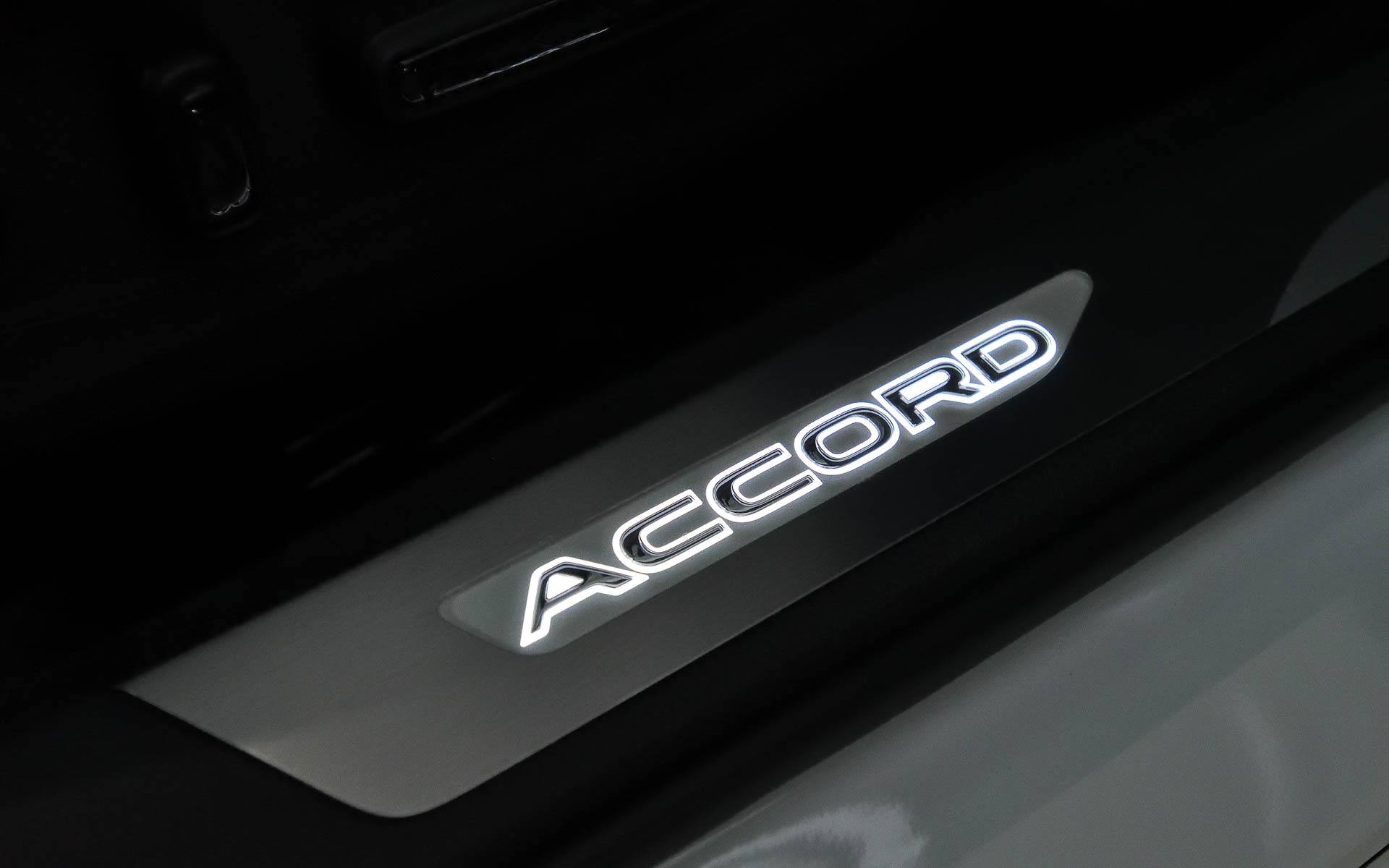 サイドステップガーニッシュ