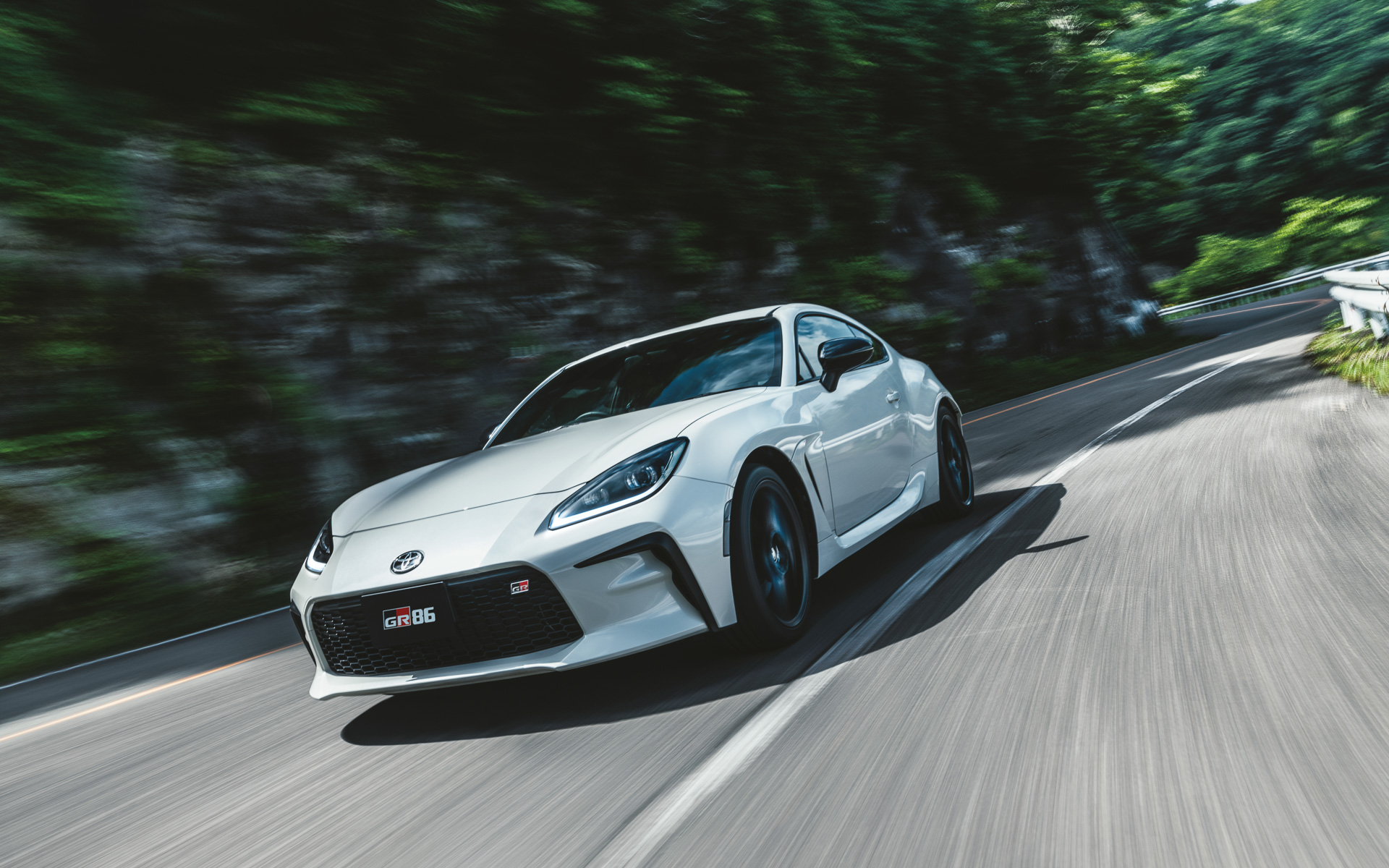 アブソーバー減衰特性とともにEPS特性などを改良