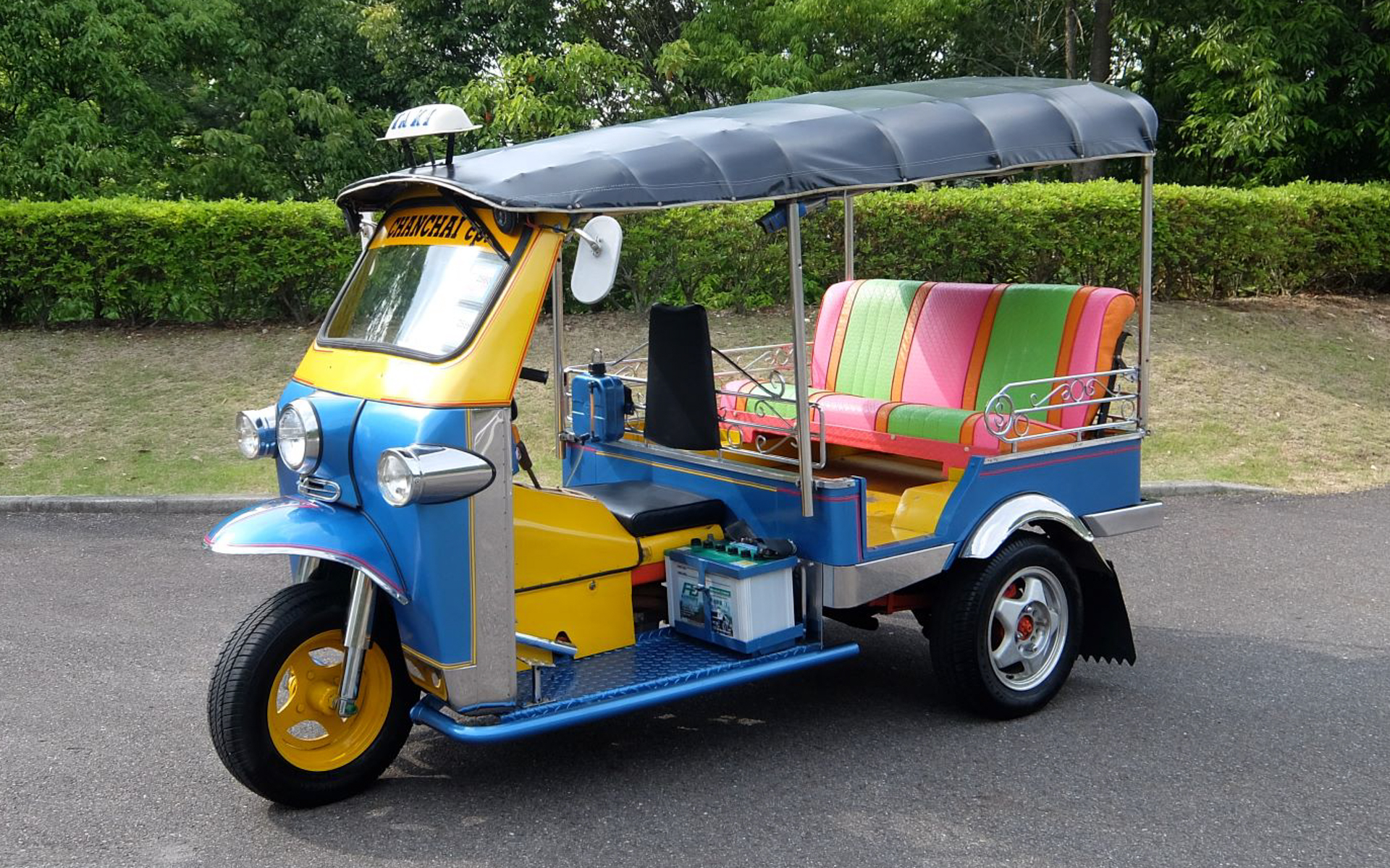車両名：「トゥクトゥク（タイ）」、乗車可