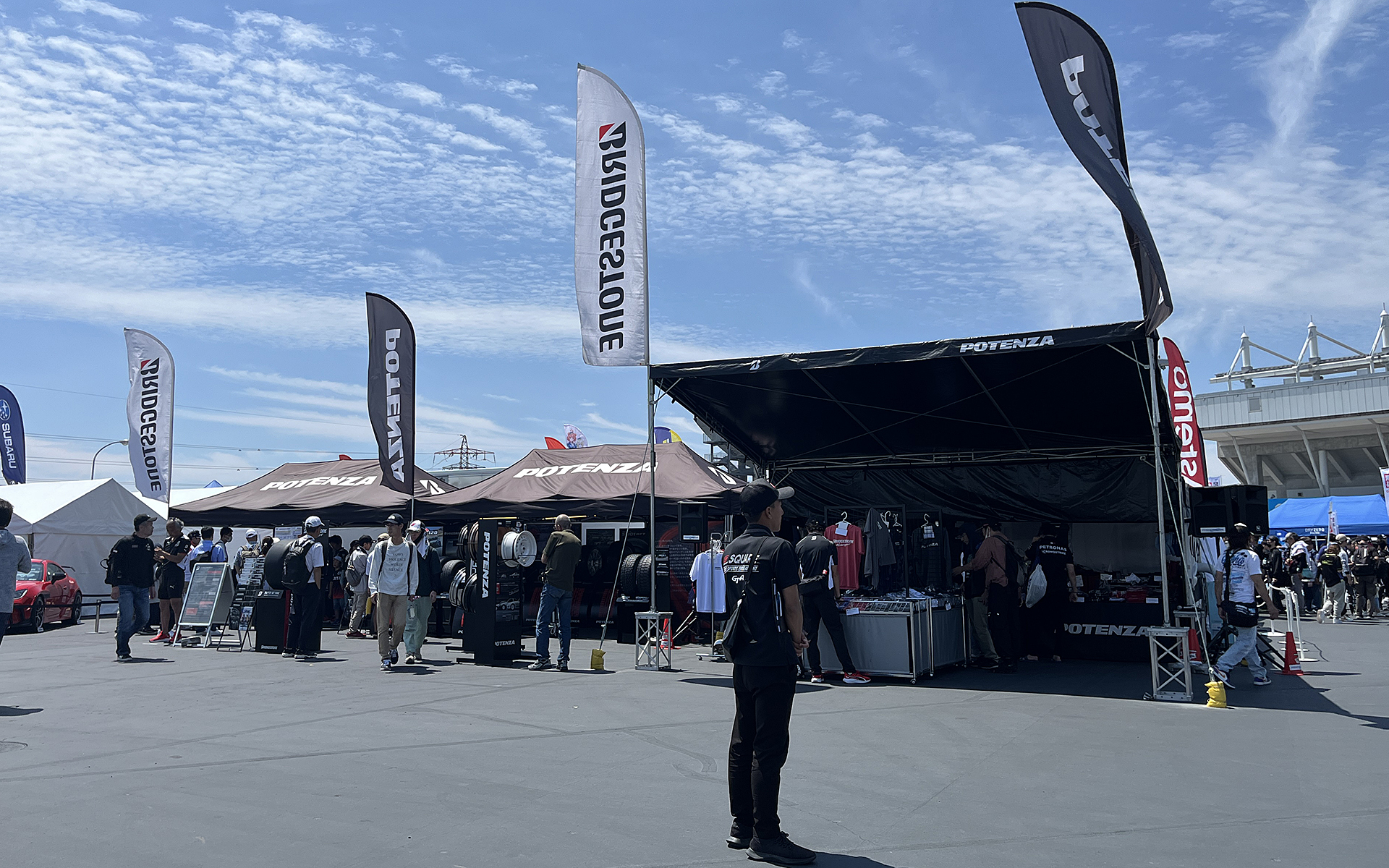 SUPER GT第3戦鈴鹿サーキットのGPスクエアに出展していたブリヂストンブース