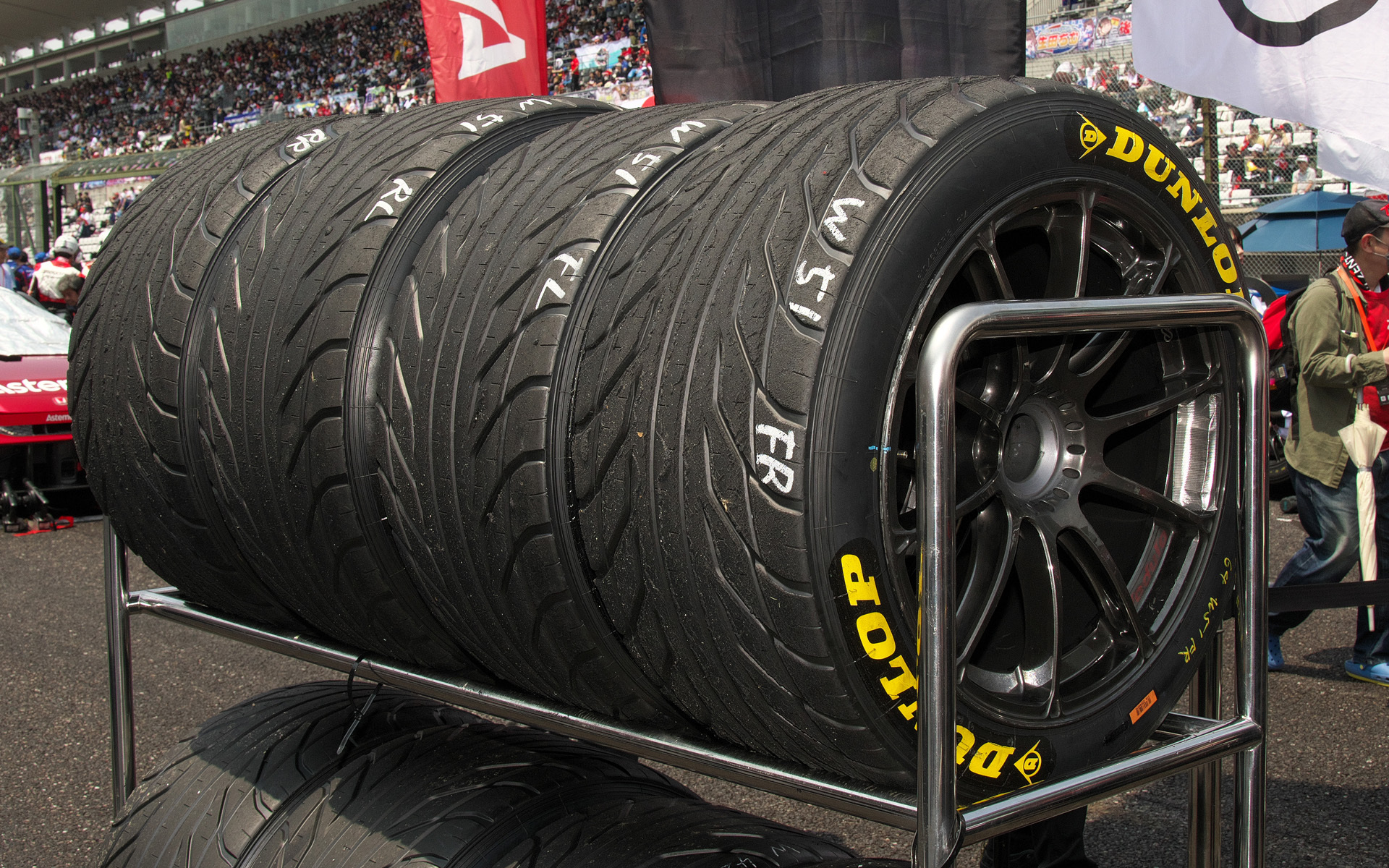 こちらはウェットタイヤ。2024年はまだ出番がないが、2023年の結果を見てもダンロップのウェットタイヤの競争力は高いはず
