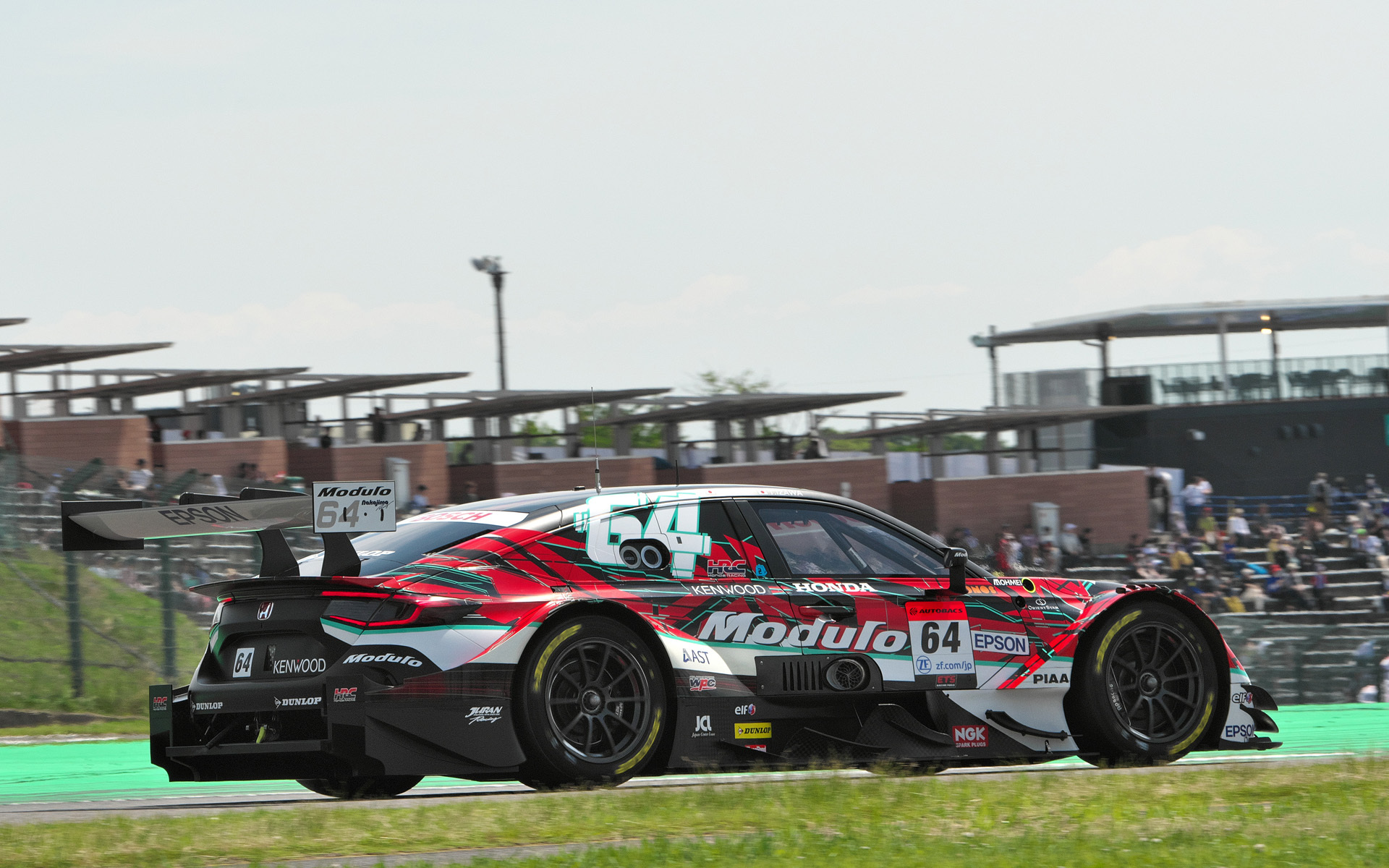 GT500クラスでは64号車 Modulo CIVIC TYPE R-GTにタイヤを供給