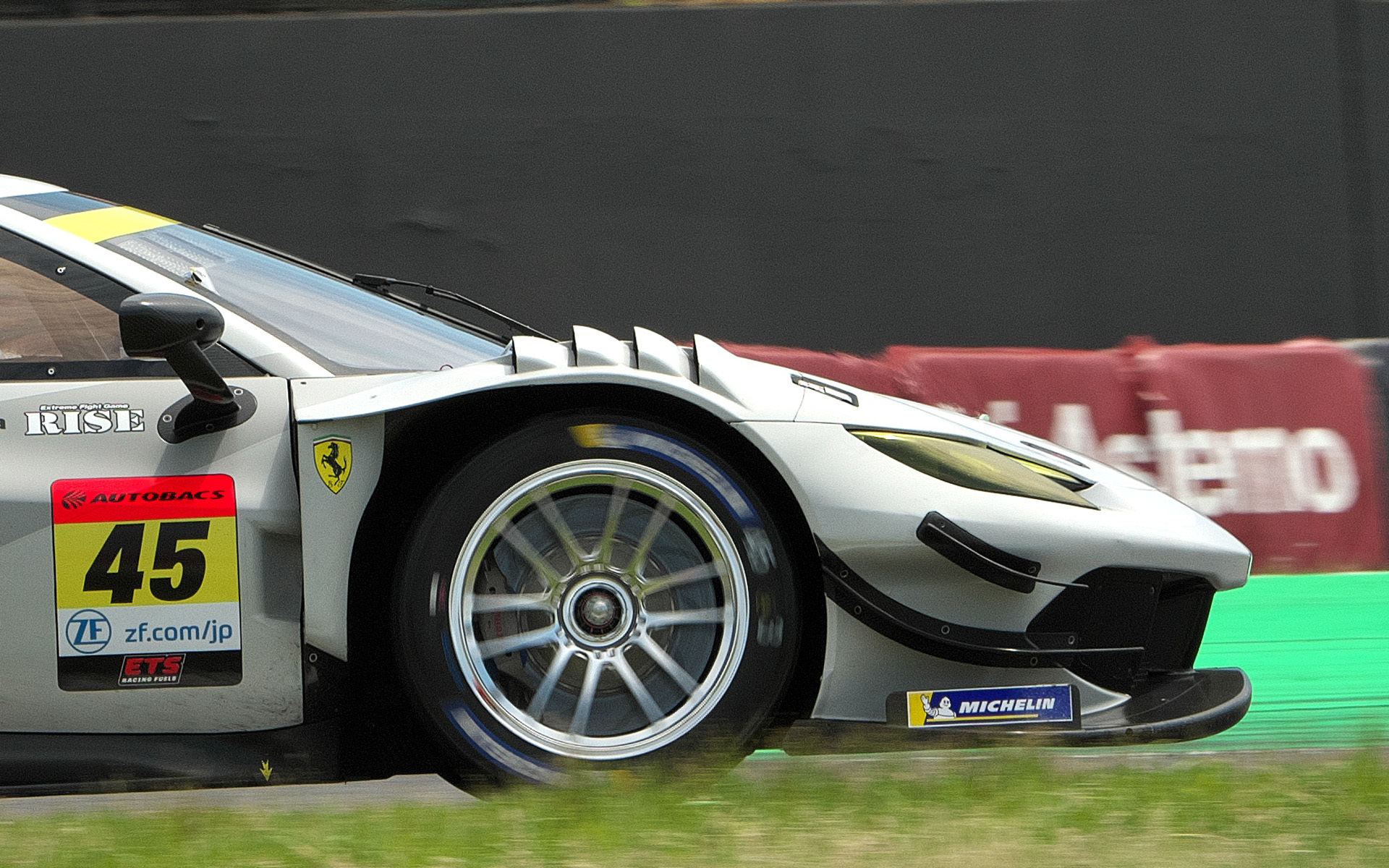 特別BOPで増えた重量による影響に対して少しでも対応するための対策は鈴鹿サーキットに持ち込んだタイヤから入っているという。ただし、性能向上というより対策品といった内容だそうで、この件は引き続き対応していくとのこと