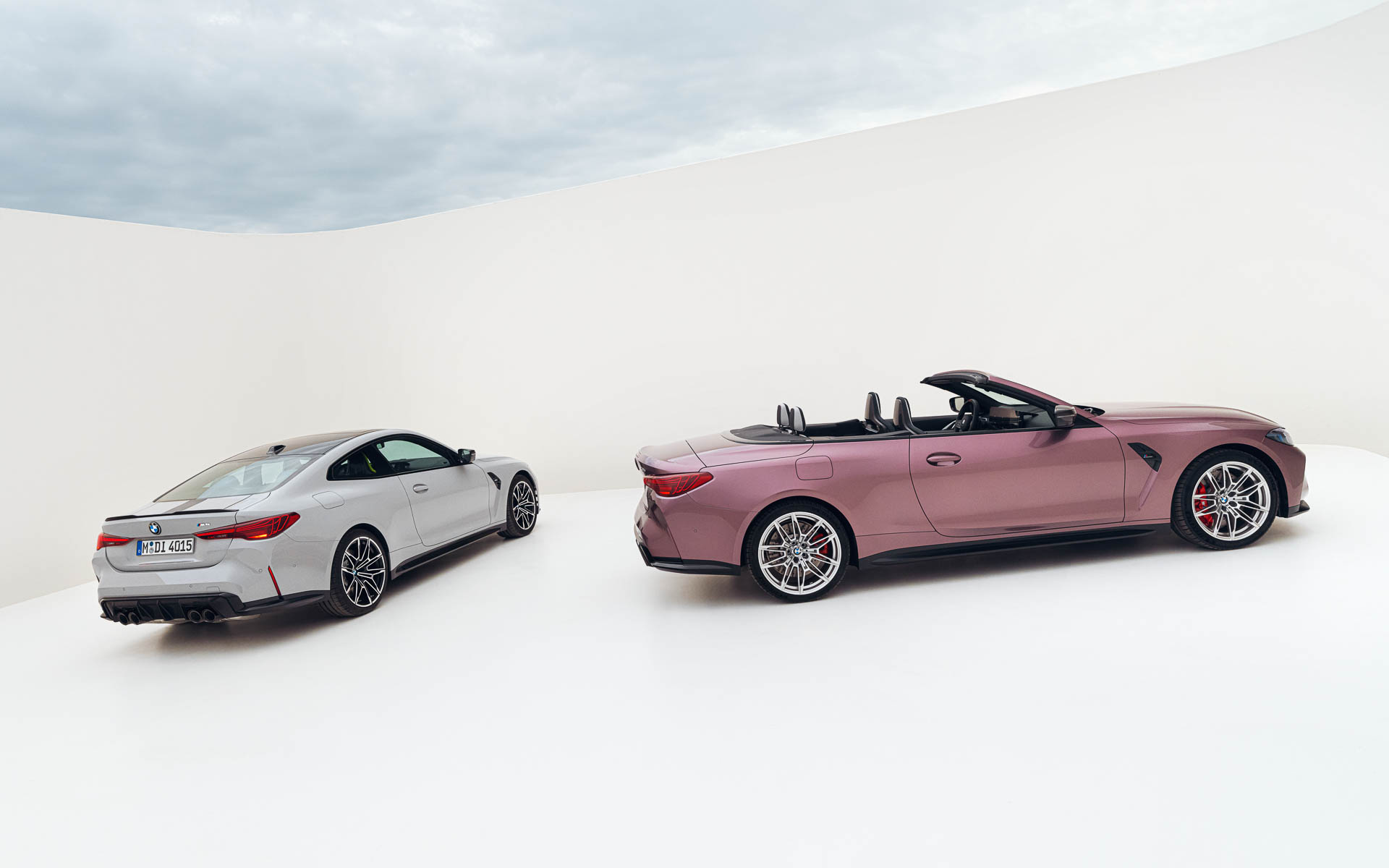M4クーペ（左）、M4カブリオレ（右）