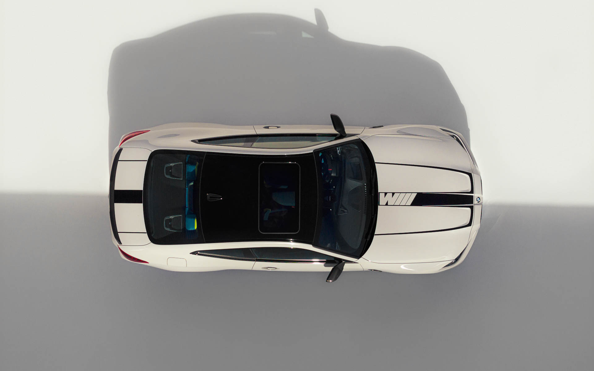 ボディサイズは4805×1885×1400mm（全長×全幅×全高）、ホイールベースは2855mm。最高出力390kW/6250rpm、最大トルク650Nm/2750-5730rpmを発生する直列6気筒3.0リッターガソリンターボエンジンを搭載。WLTC燃費は9.8km/L