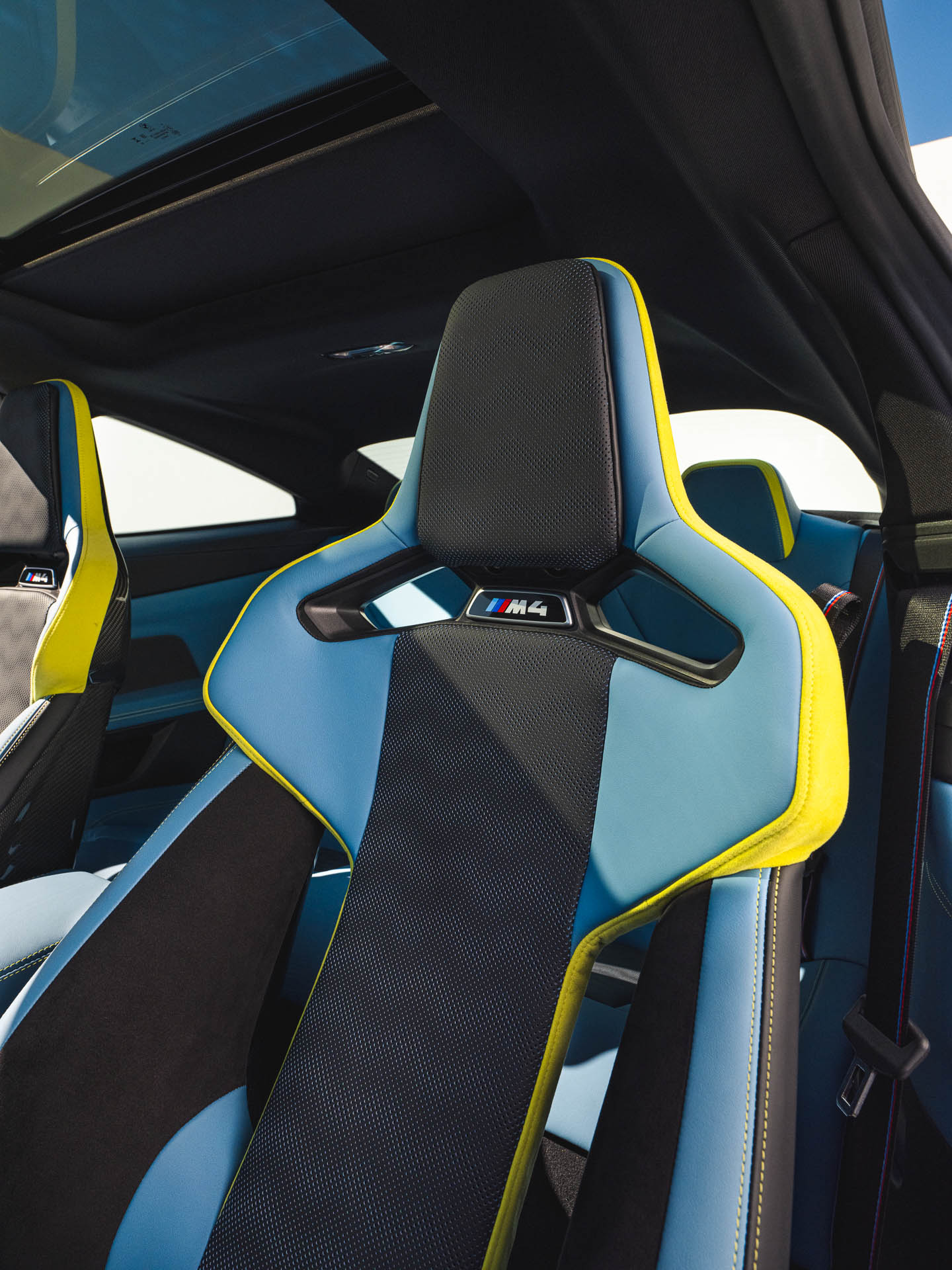 M4クーペのインテリアイメージ