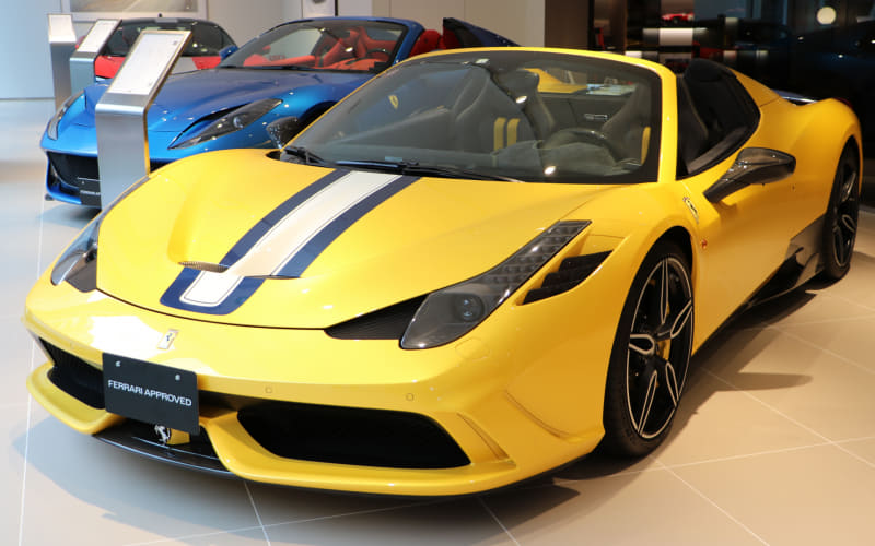 フェラーリ　サンシェード　コーンズ 1億円超えのフェラーリ認定中古車も並ぶ「コーンズ大阪プレオウンド