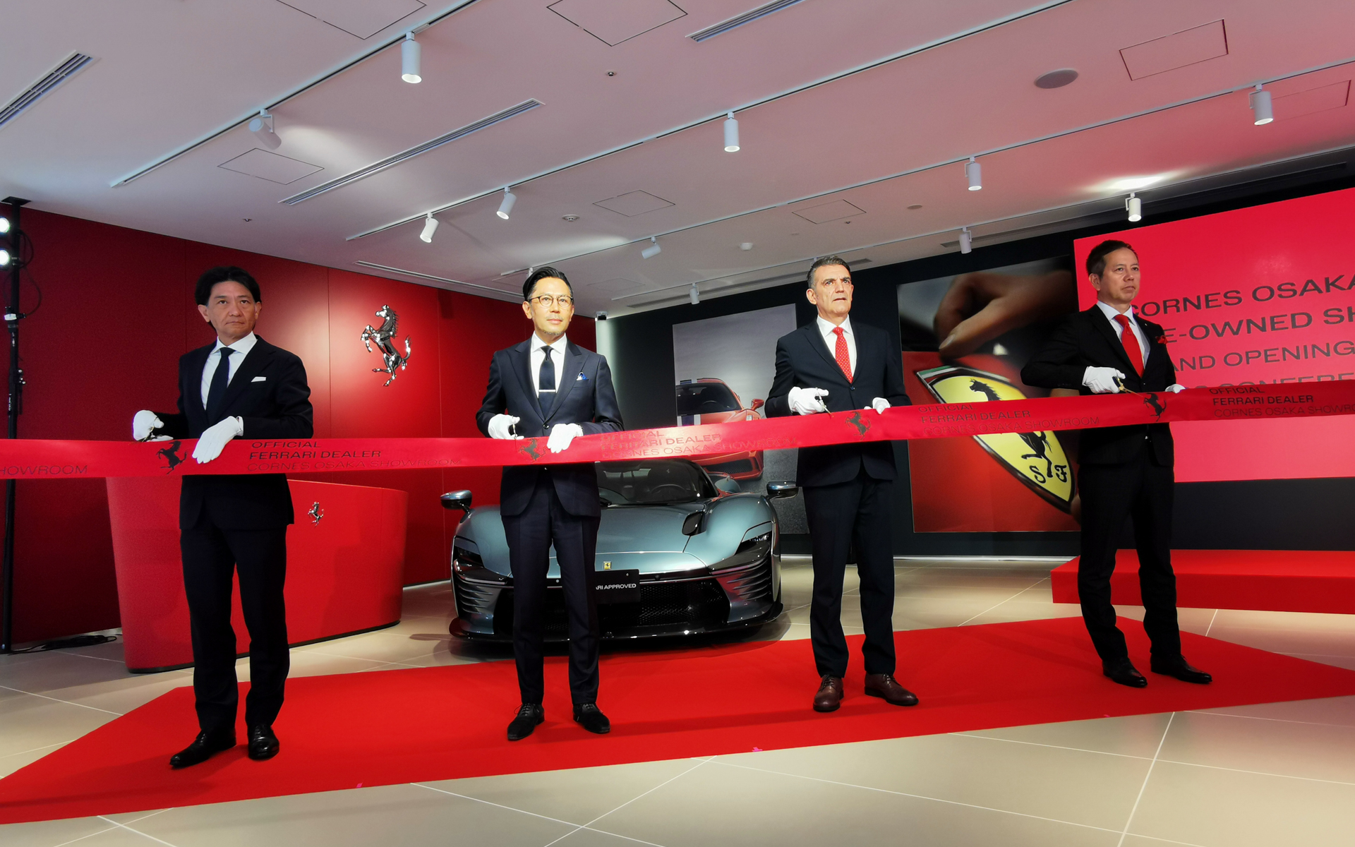 プレオウンドショールームオープンを記念してテープカットを実施