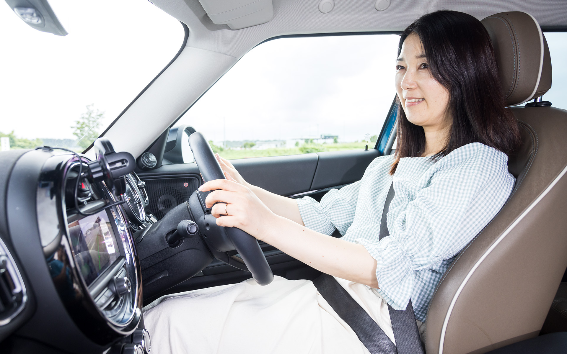 調音施工で車内に侵入してくる不快な音をカットし、そのうえで音響のバージョンアップをすることで格段に上質な車内空間を作り上げることができた。思わず笑みがこぼれてしまうこの仕様、ぜひ皆さんも体験してみてほしい