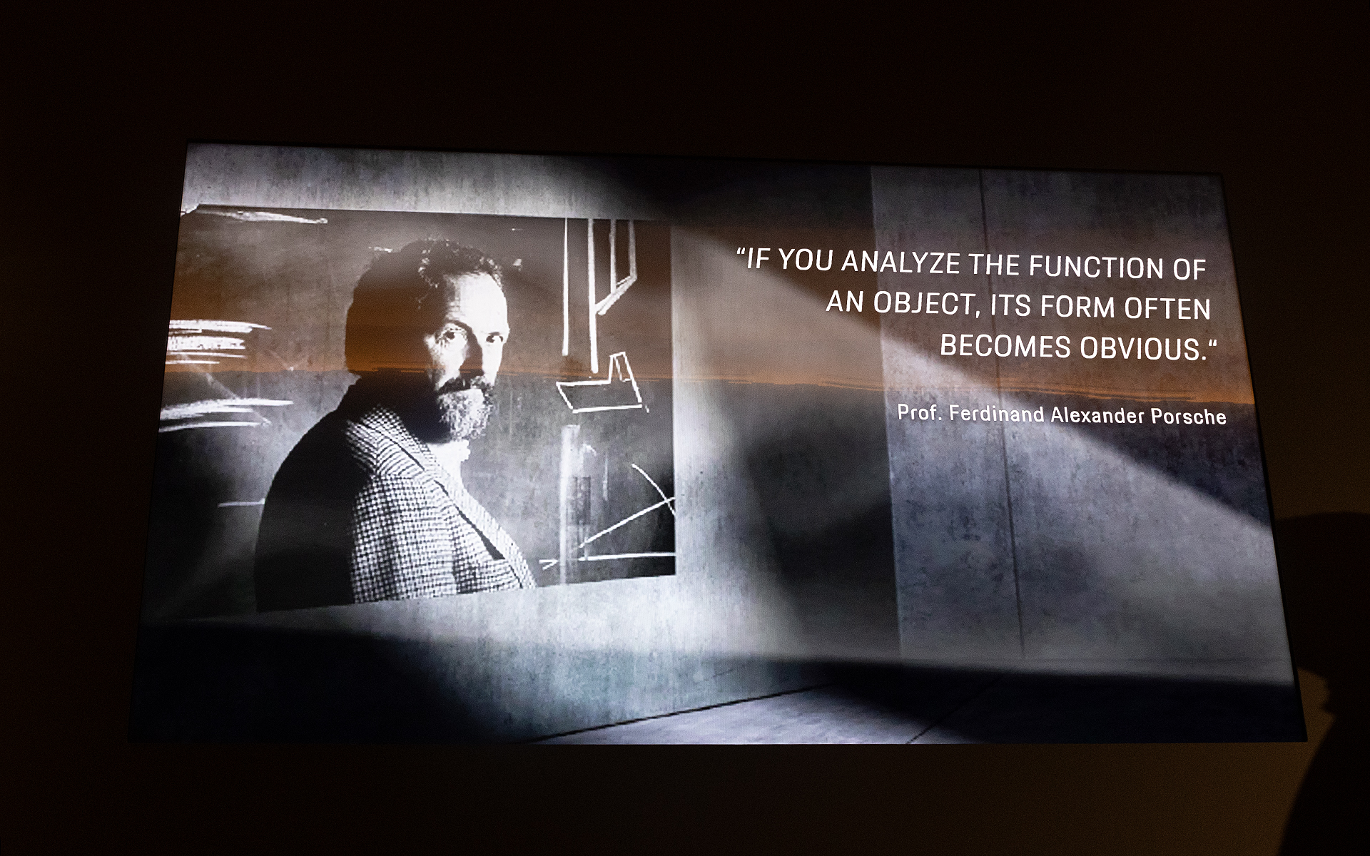 ポルシェ氏は「物体の機能を分析することで、そのフォルムがおのずと明らかになる」と語っていたそうだ