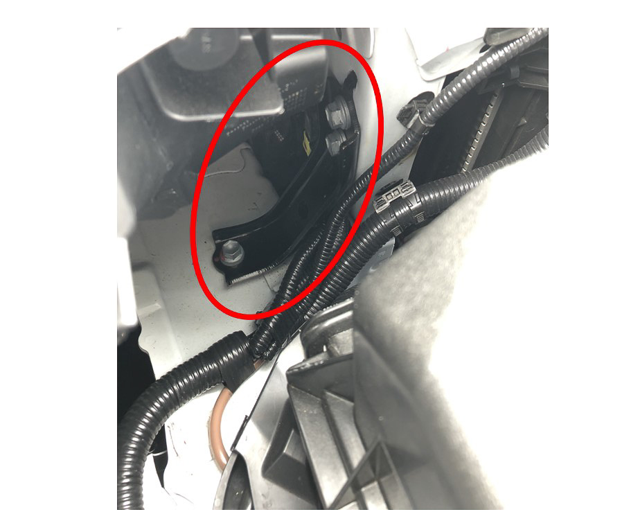 2023年3月のNX一部改良によって装備されたボディ先端の強化部分