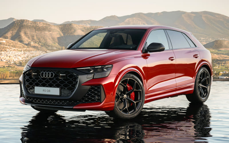 アウディ、高性能SUV「RS Q8」改良 パフォーマンスモデルは最高出力