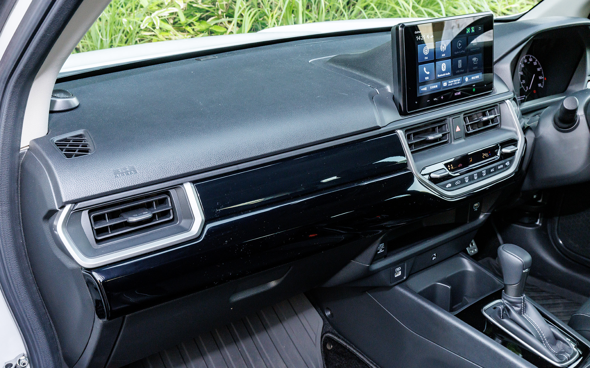 インパネラインパネルは価格2万2000円