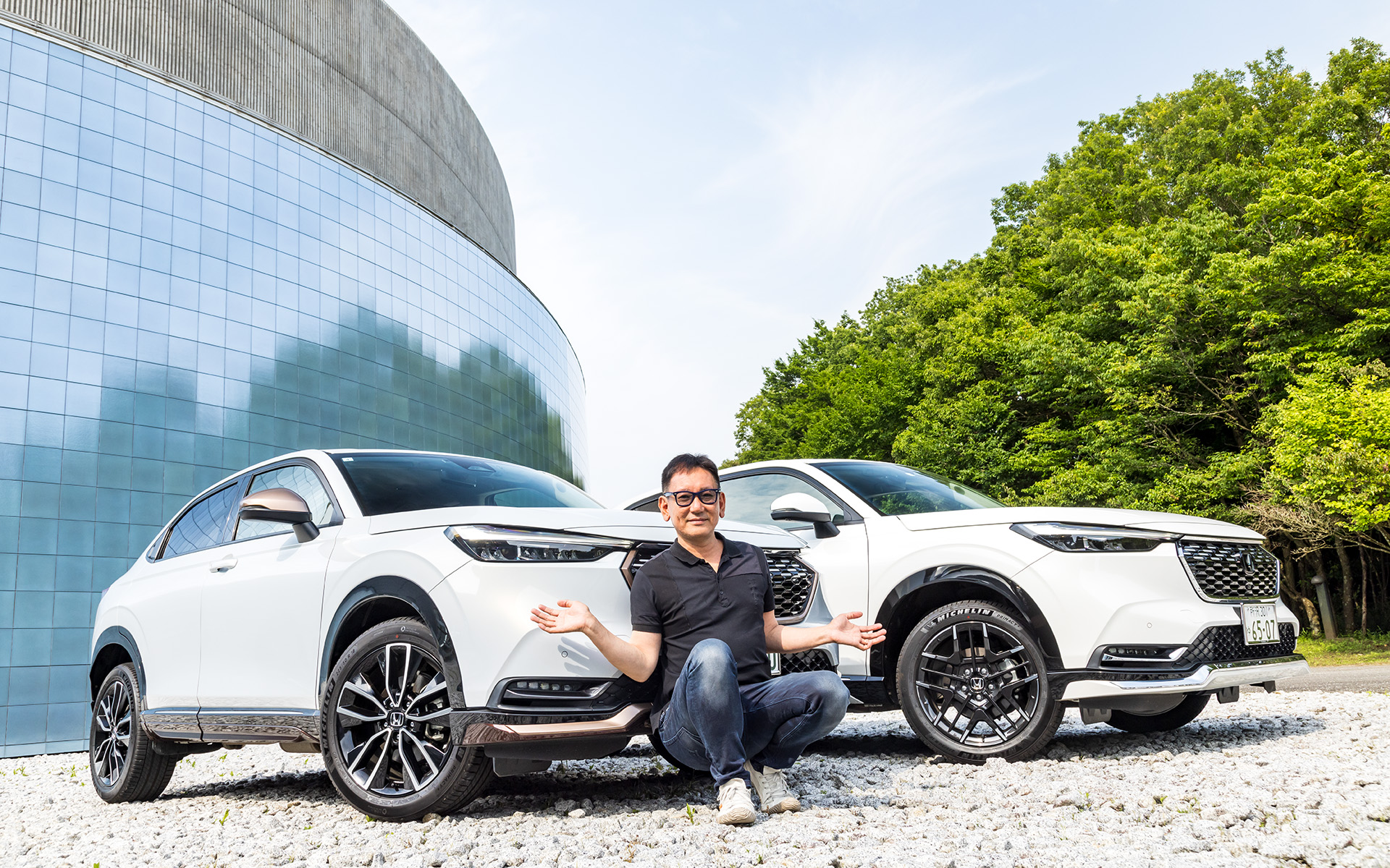 重さはほとんど同じだが剛性の違うホイール。また、後方の空気の乱流をボディから遠ざけるというテールゲートスポイラーで、どのように走りが変わるのか？　実際に走って試してみた