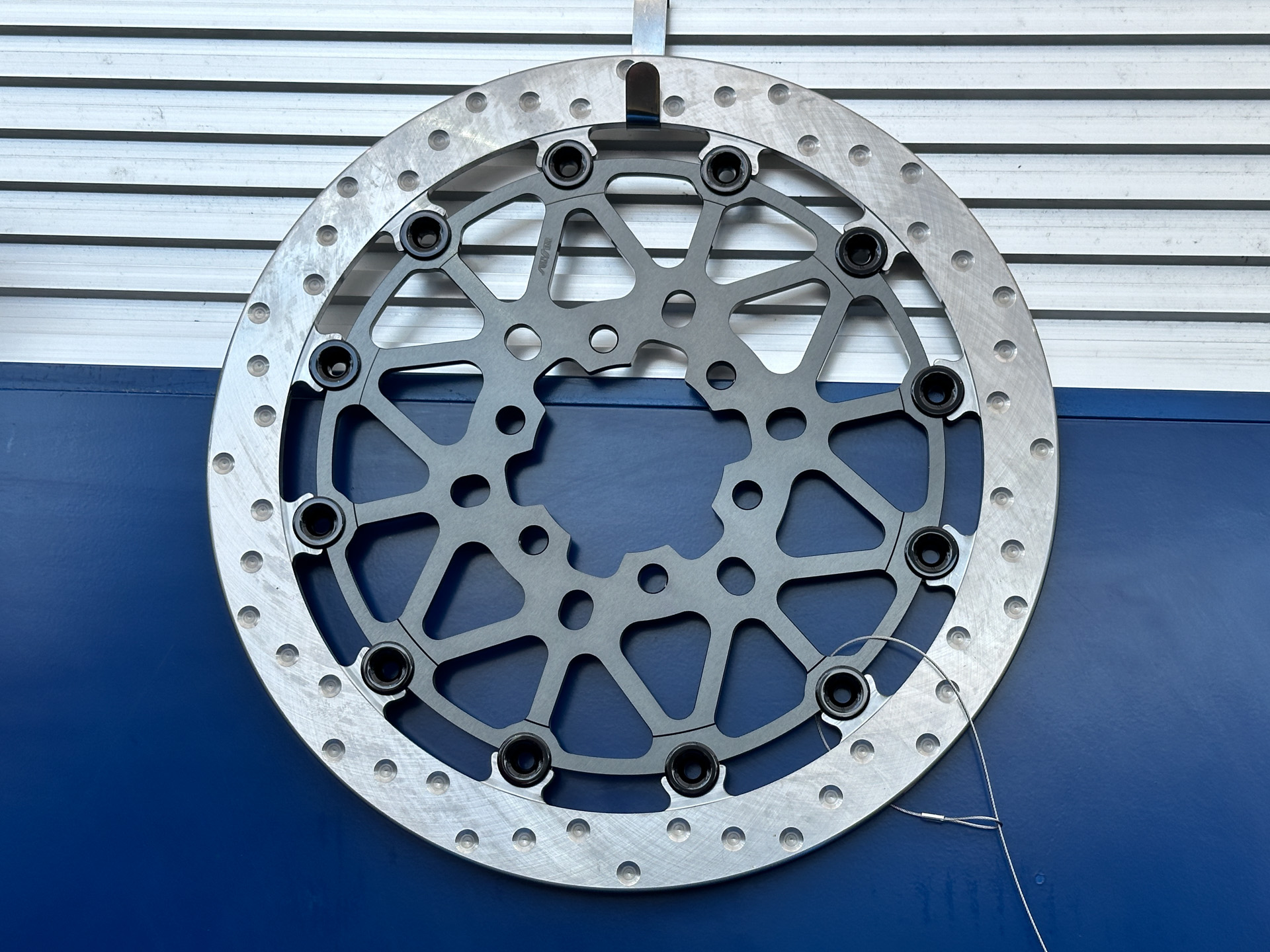 サンスター技研の環境対応ブレーキディスクと専用ブレーキパッド