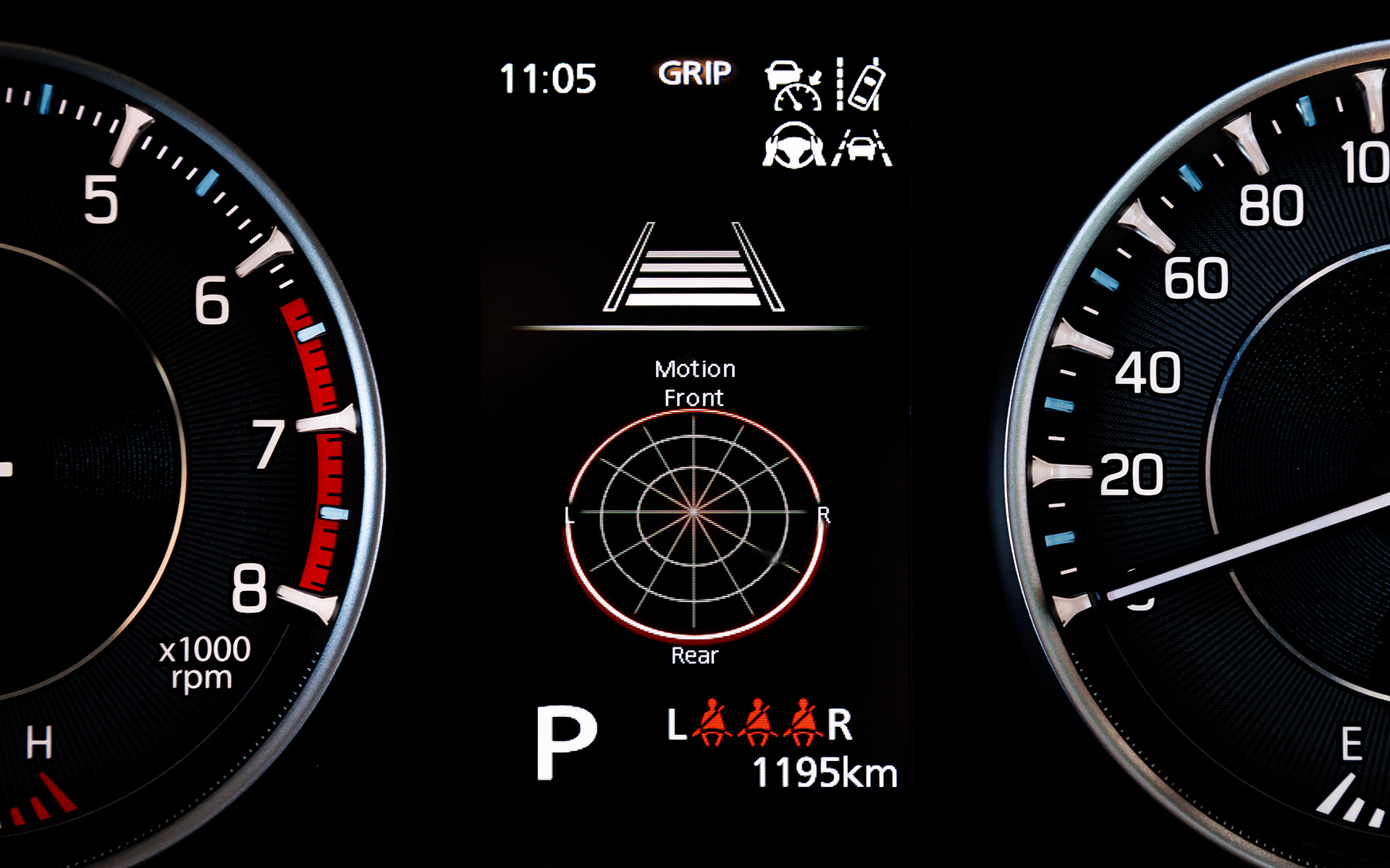 マルチインフォメーションディスプレイの情報は切り替え可能。表示内容はトリップやオドメーター、ハイブリッドなど最近のスズキ車と同様