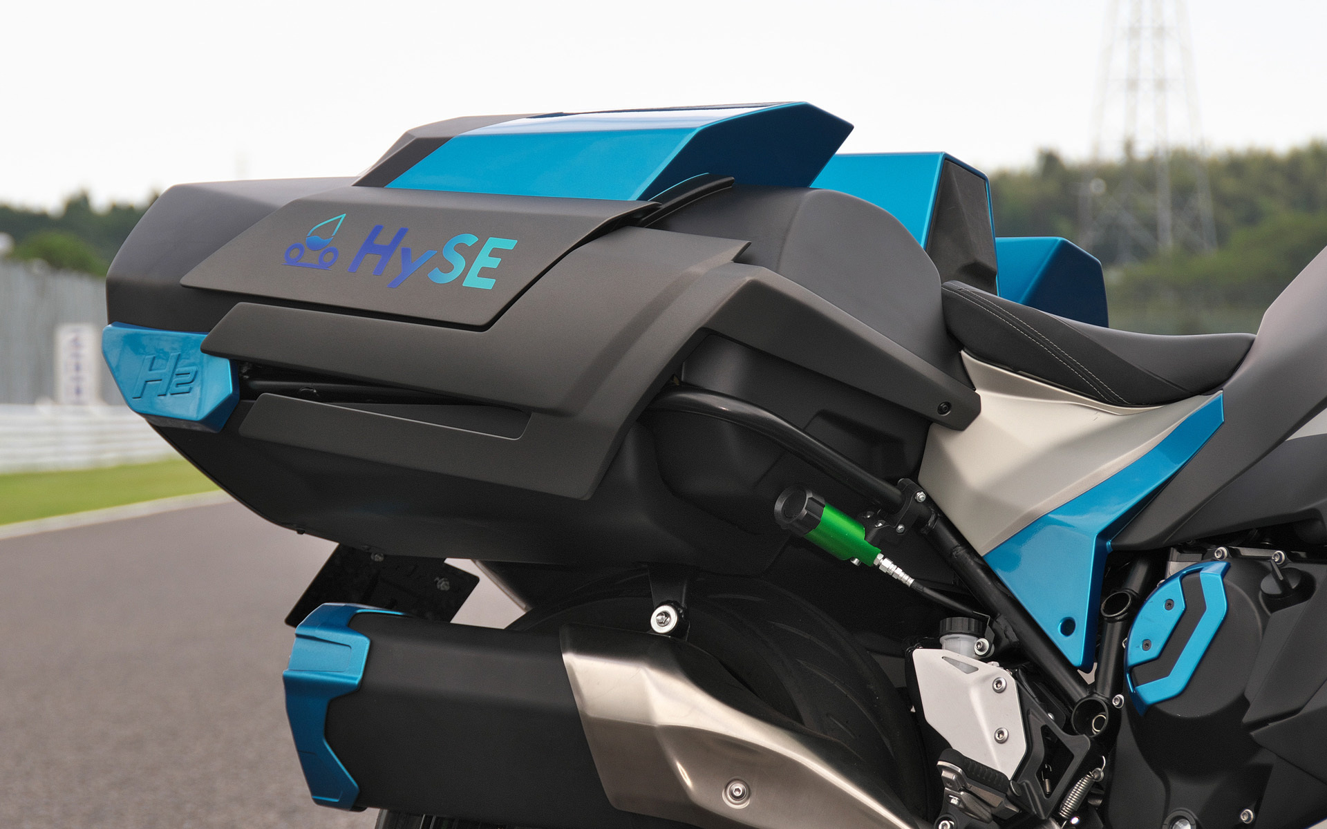 カワサキが開発中の水素エンジンバイク