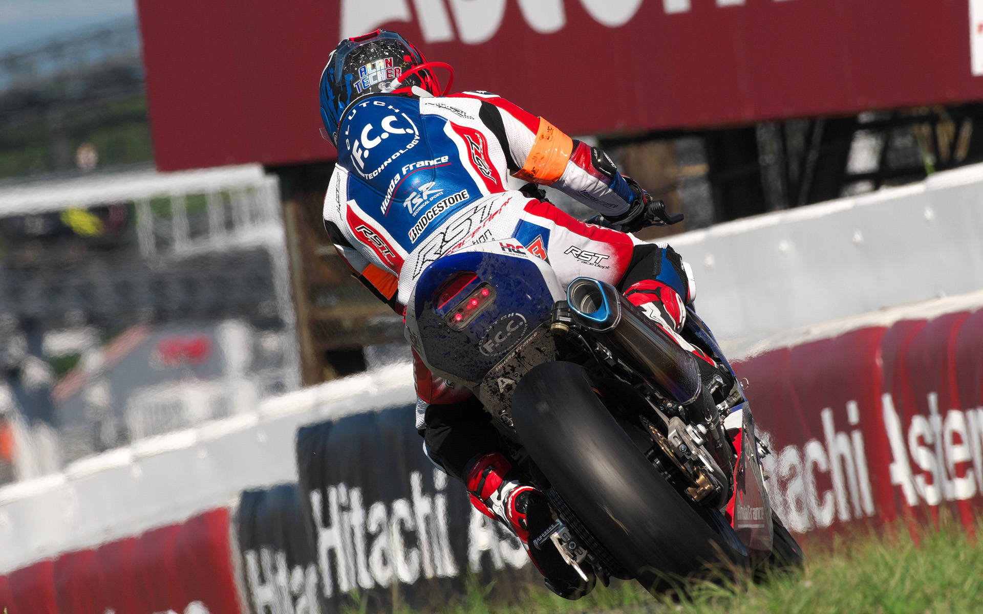 上位を伺える位置にいたものの、転倒やマシントラブルに見舞われた5号車F.C.C. TSR Honda France。最終的には34位に沈んだ