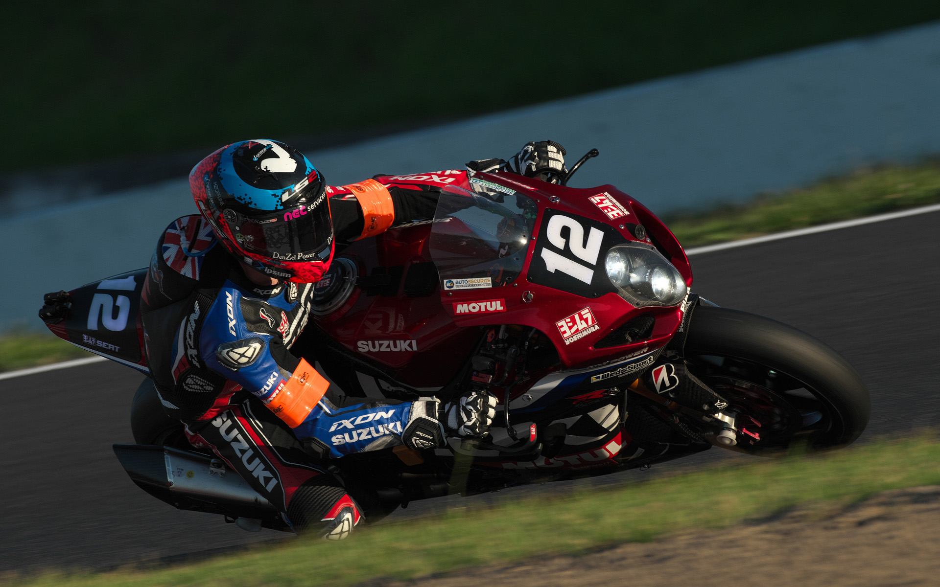 ライドスルーペナルティを受けてしまった12号車Yoshimura SERT Motul