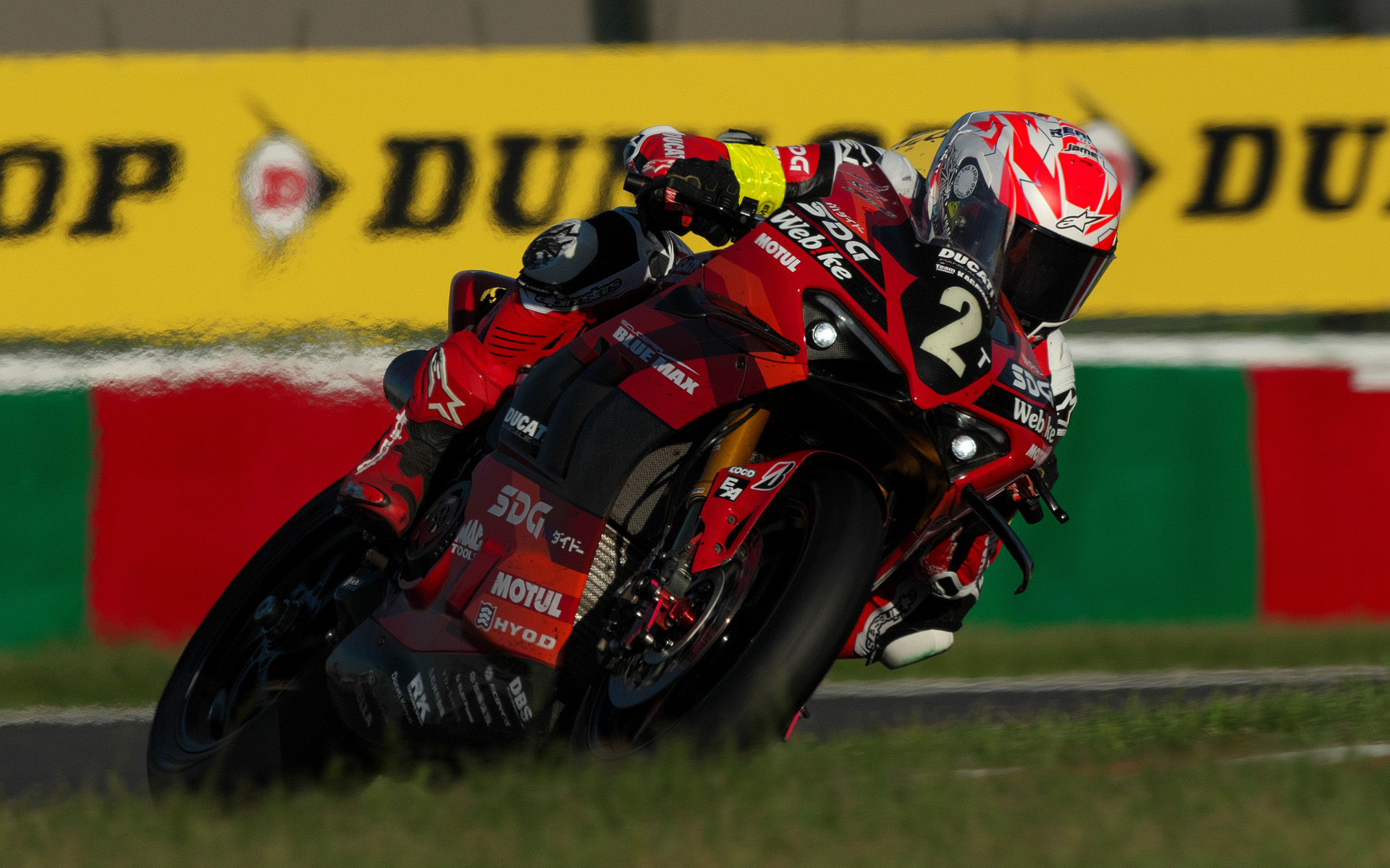 2号車DUCATI Team KAGAYAMAは、12号車に食い下がるも惜しくも4位