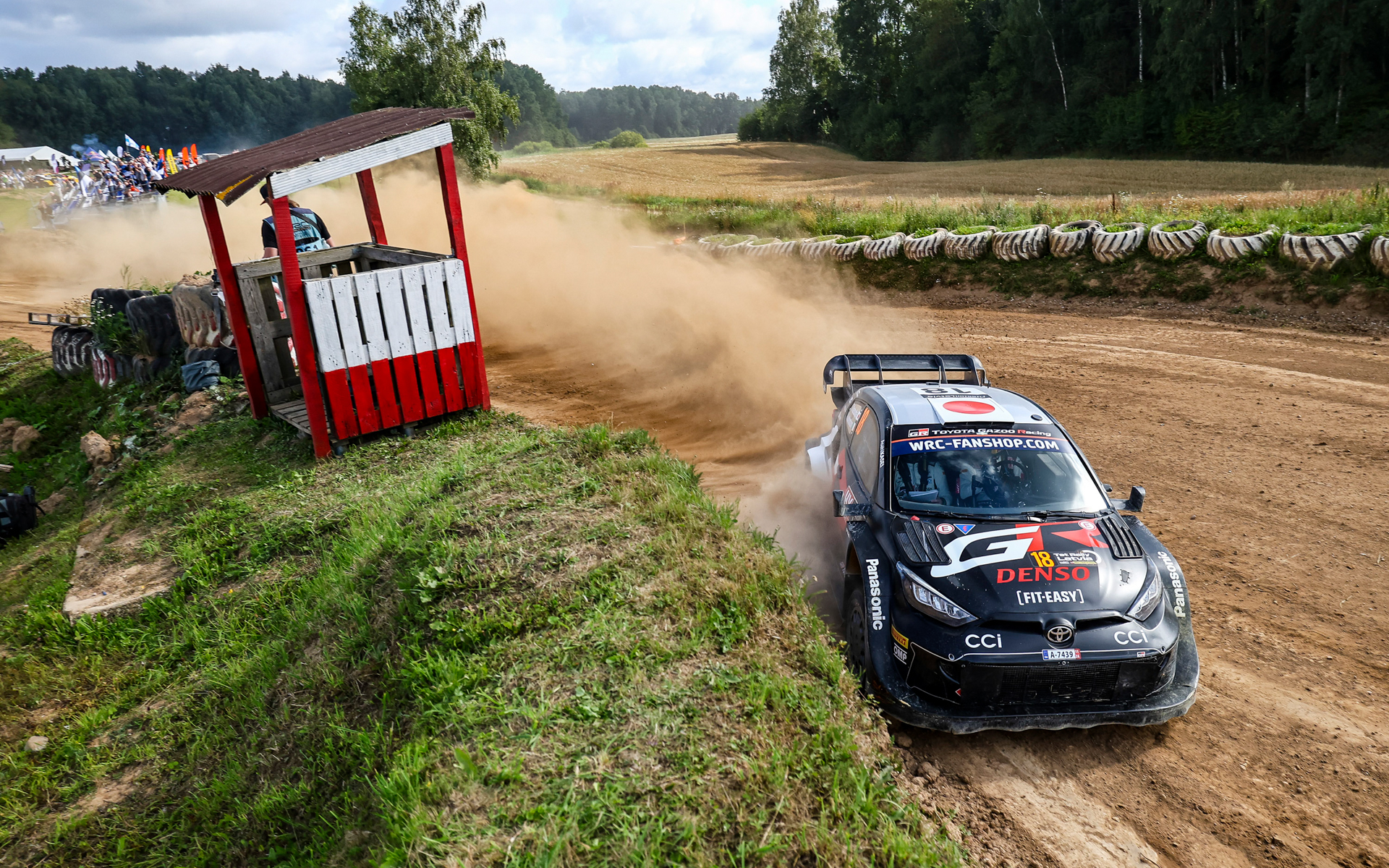 18号車（勝田貴元/アーロン・ジョンストン組）