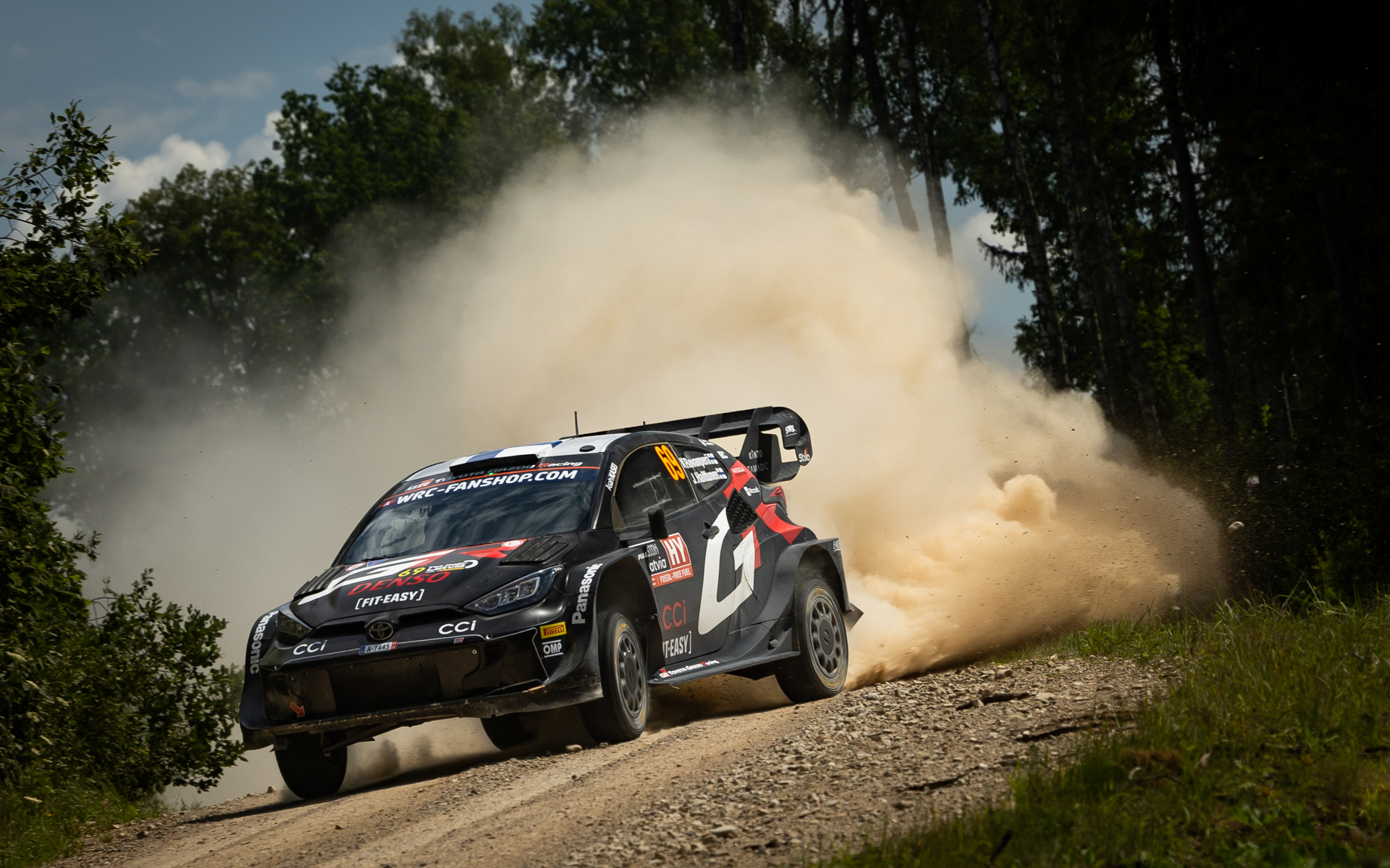 69号車（カッレ・ロバンペラ/ヨンネ・ハルットゥネン組）