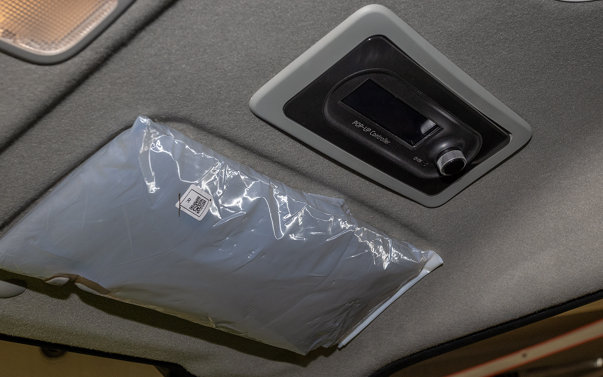 スイッチは誤作動防止のため数秒押し続けていないと動作しないようになっている