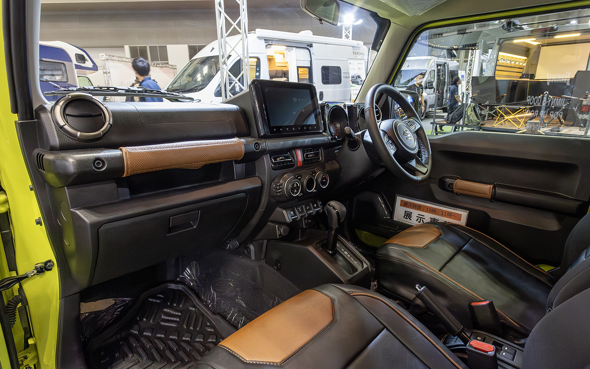 助手席から。シートカバーもネクサ仕様