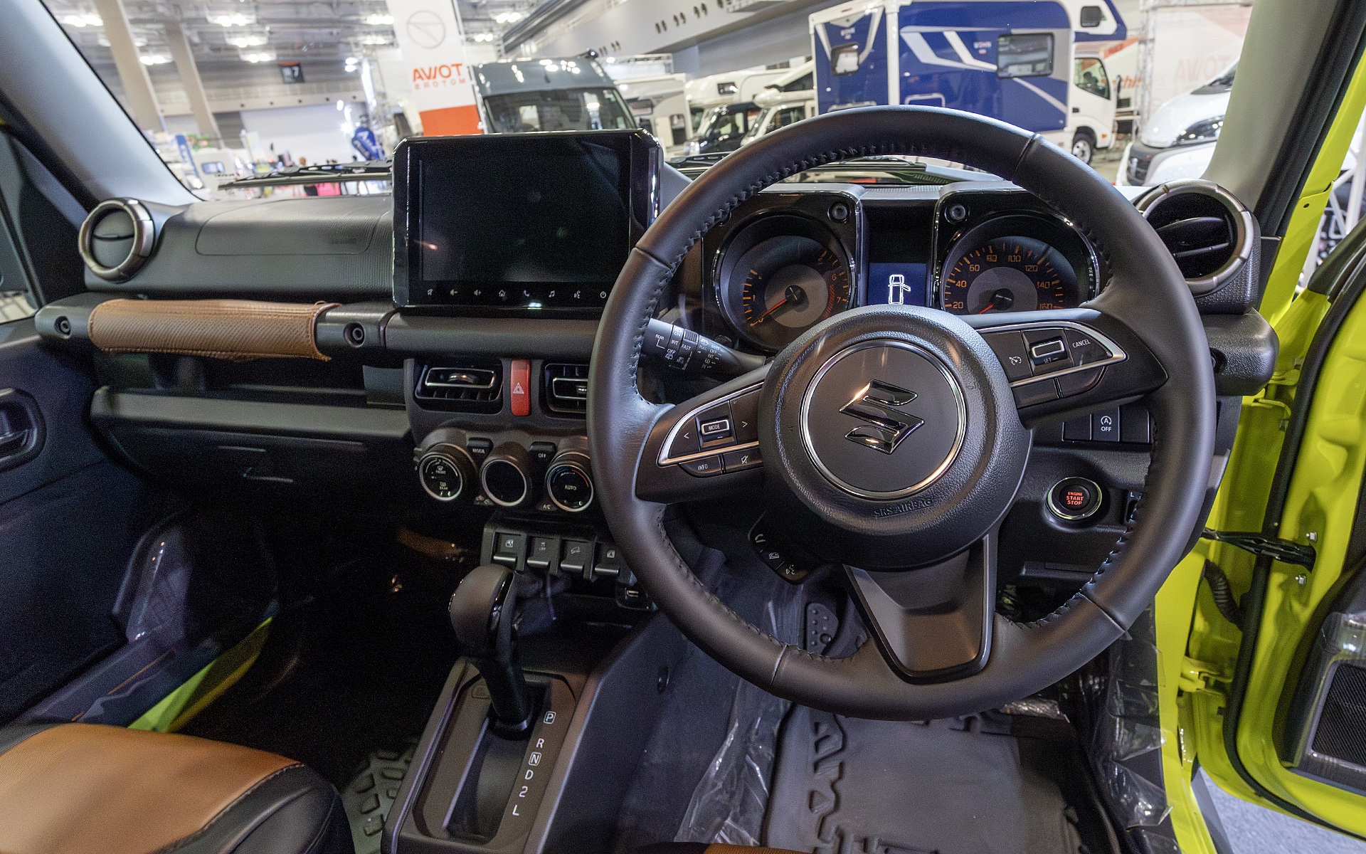 ステアリング、メーターまわり