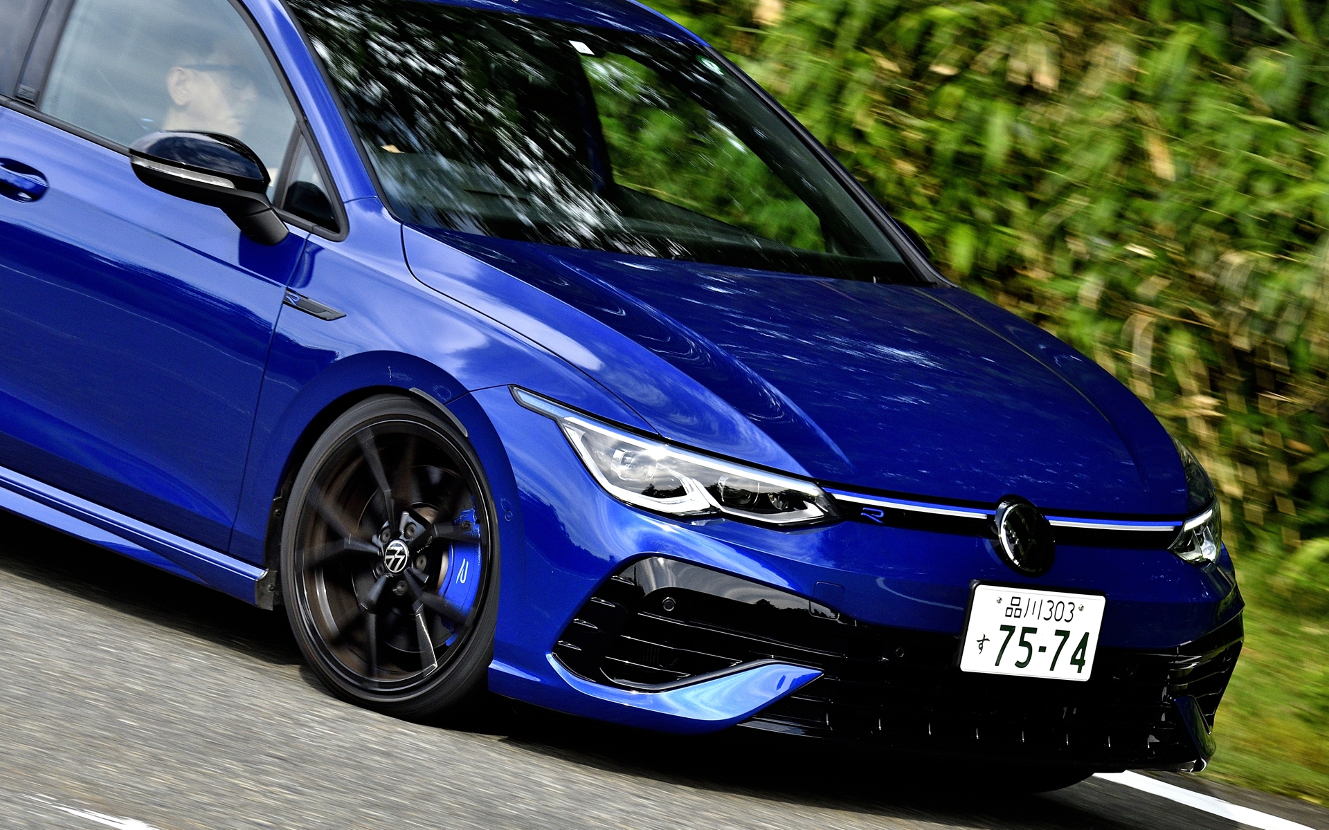 4ピッチバリエーションと横溝角度の最適化により高い静粛性を実現している