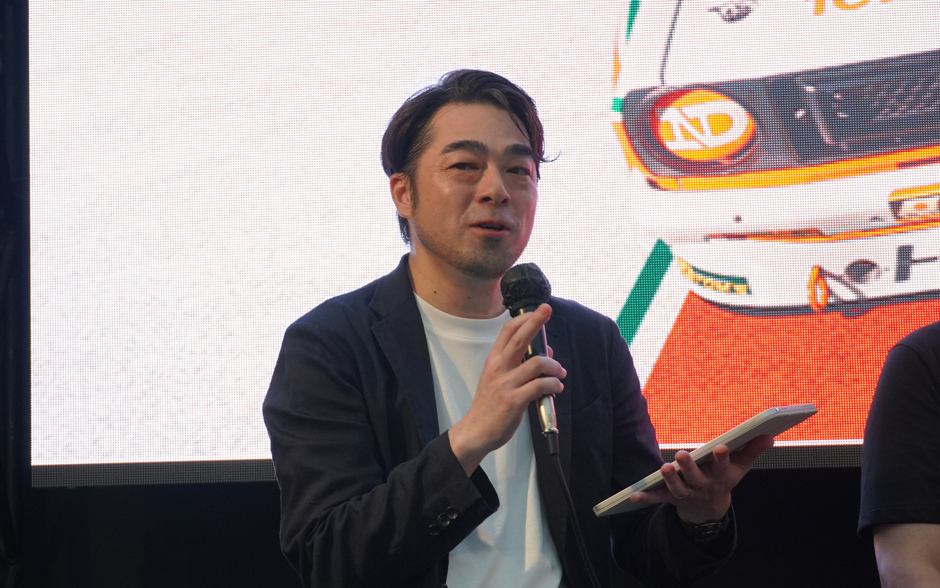 時計ジャーナリストの篠田哲也氏。実はモータースポーツにも造詣が深い