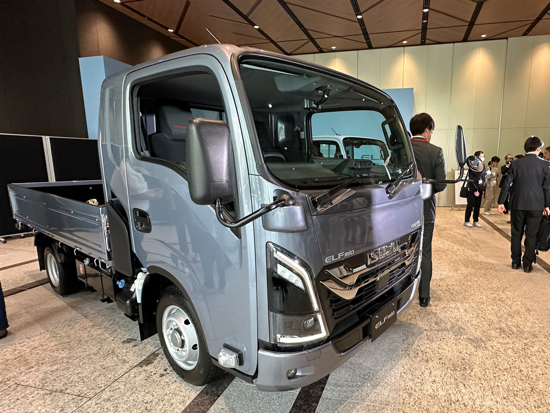 シート後方の室内空間を拡張した「スペースキャブ」仕様