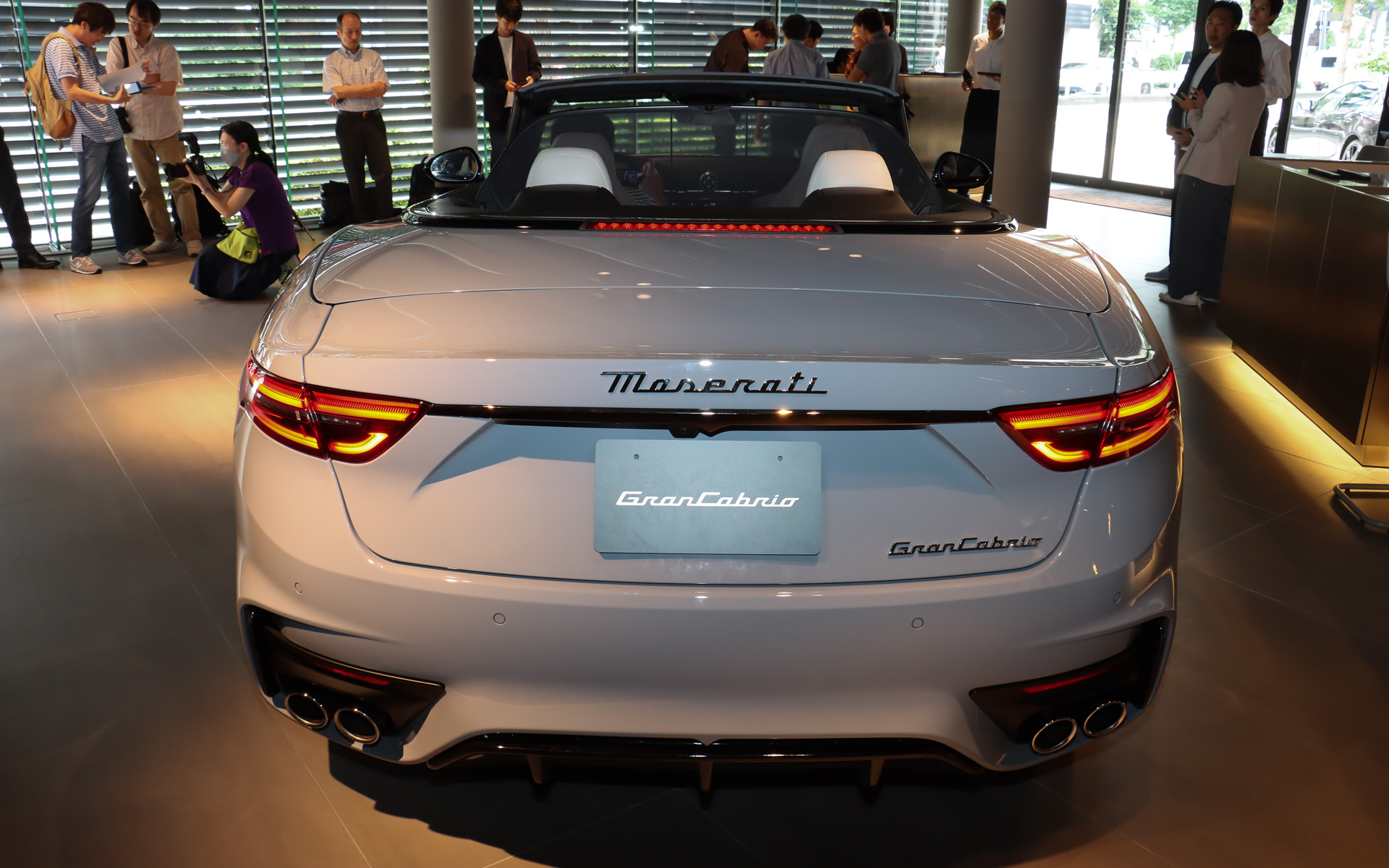 ボディサイズは4966×1957×1365mm（全長×全幅×全高。全幅はドアミラーを除く）、ホイールベースは2929mm