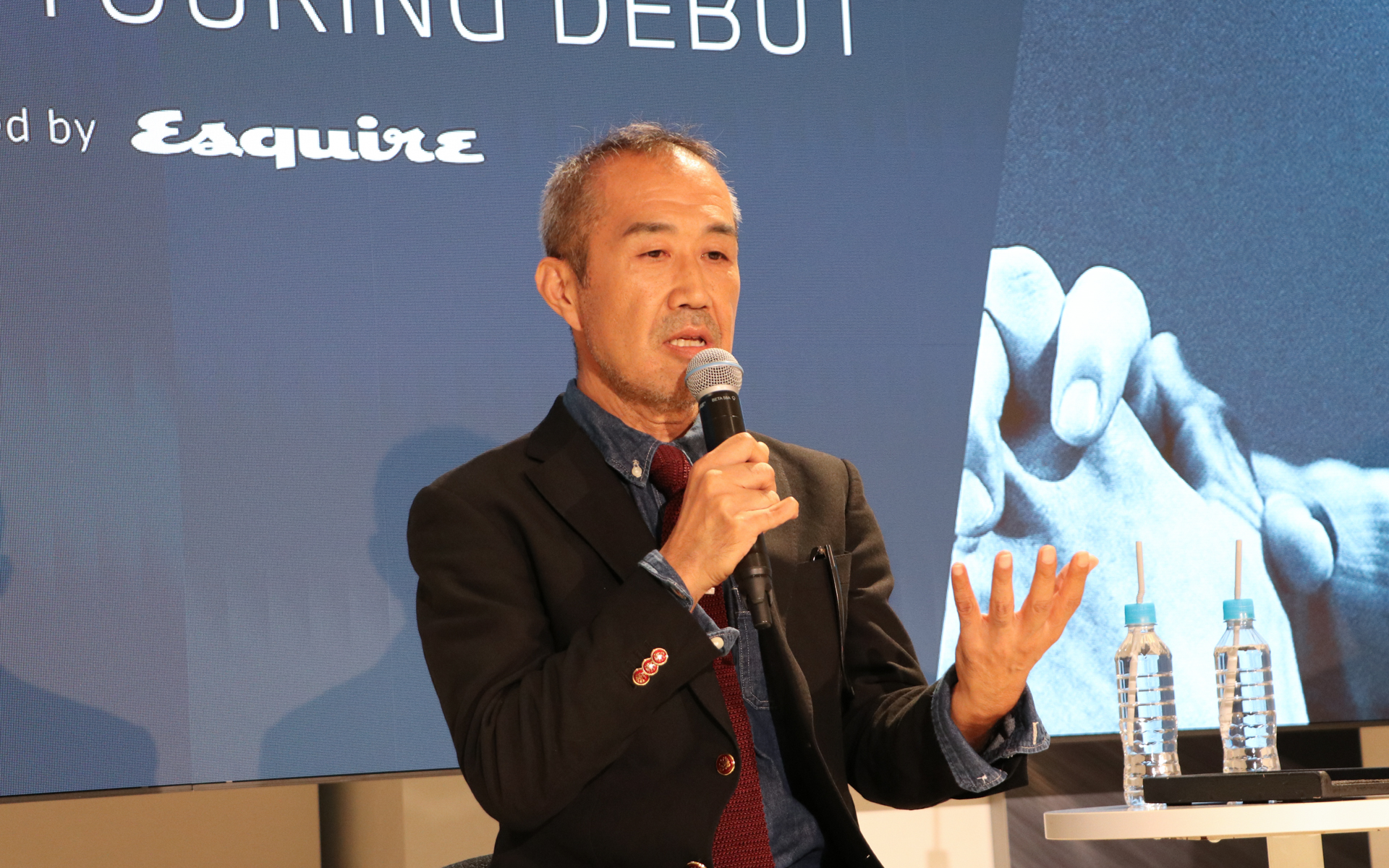 Esquire日本版編集長の小川和敏氏によるとファッション業界では、ギラギラとした派手さはないけれど、上品で高級感のある「クワイエット・ラグジュアリー」が流行っていて、新型5シリーズはまさにそのセグメントと合致していると称賛していた