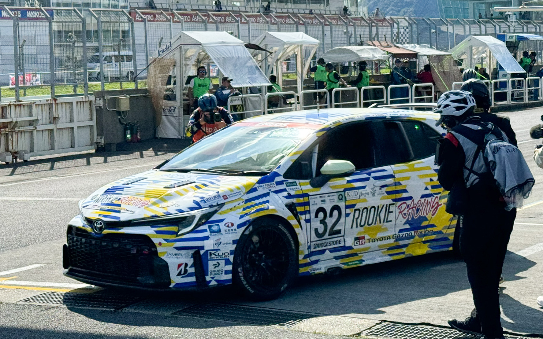 異形楕円真空二重層水素タンクによる航続距離延長の実証に挑戦した液水カローラ。日本の暑い夏に挑戦を阻まれた形