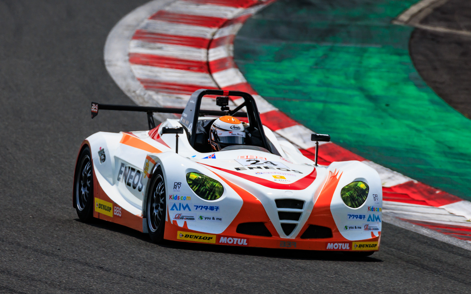 タイヤを交換すると挙動が変わるため、運転もアジャストする必要がある