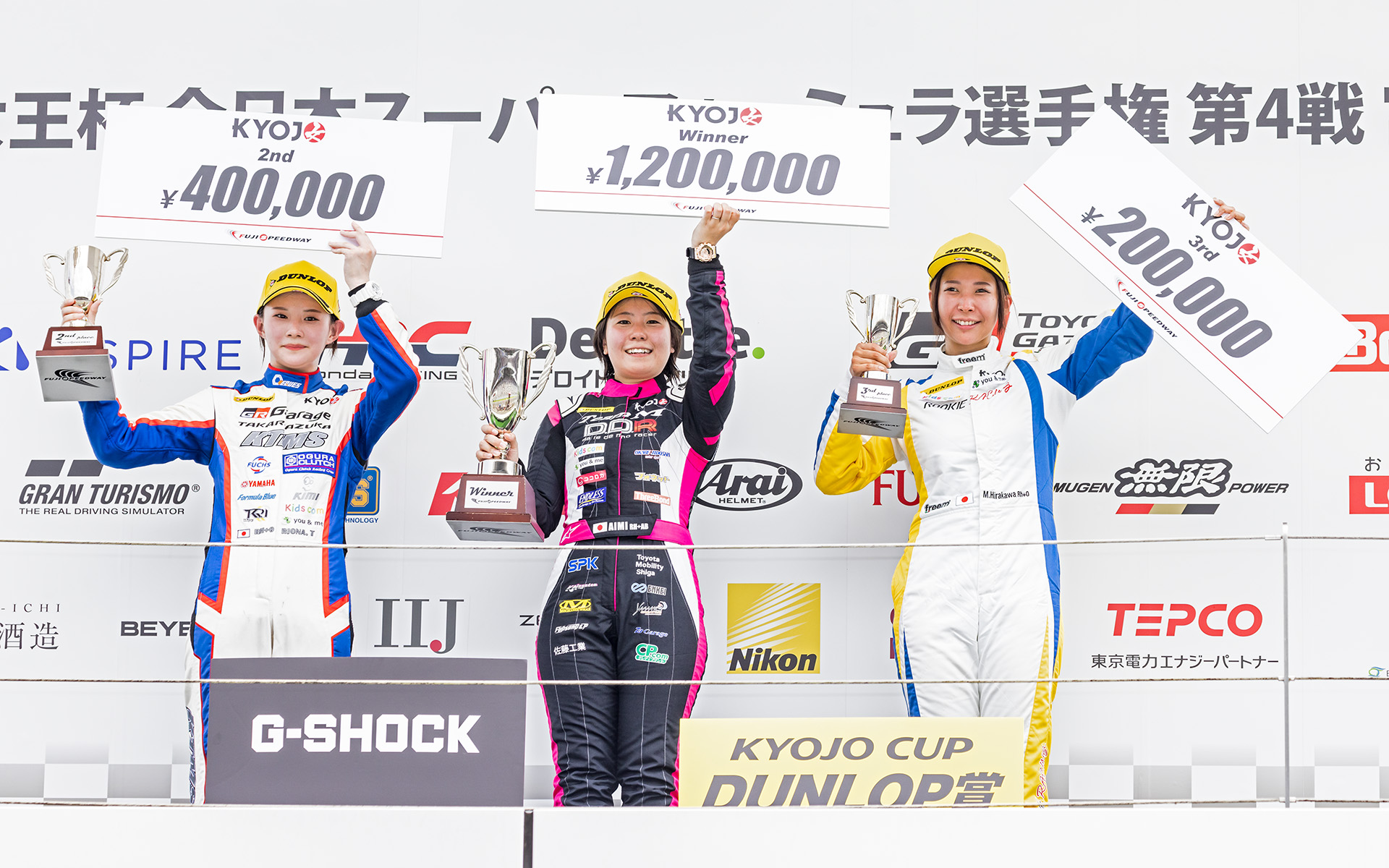 第2戦に続き第3戦も17号車 Team M 岡部自動車 D.D.R. VITAの斉藤愛未選手が優勝を飾った。2位は225号車 KTMS VITA 富下李央菜選手、3位は44号車 ファーストガレージ大和設備工業VITA 山口心愛選手