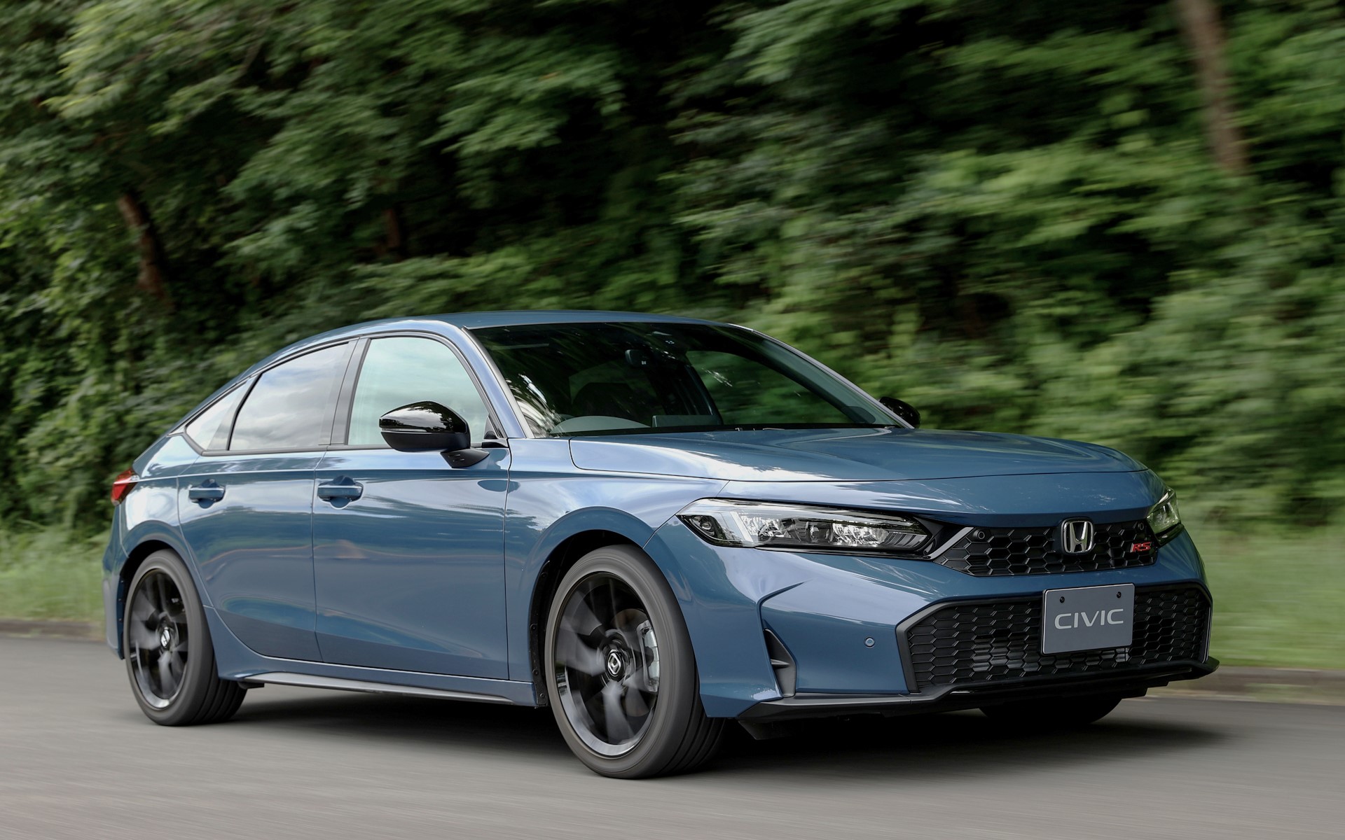 ホンダは「シビック」の秋のマイナーチェンジを発表し、スポーティな走りを楽しめる「RS」を新設定する