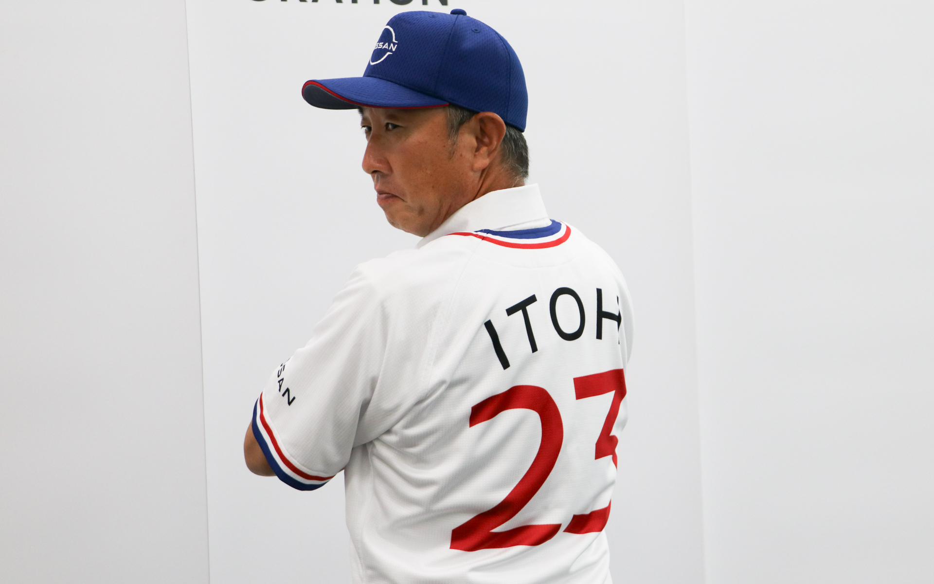 お披露目されたユニフォームは、背番号23（日産）で、名前は監督のITOの文字が入る