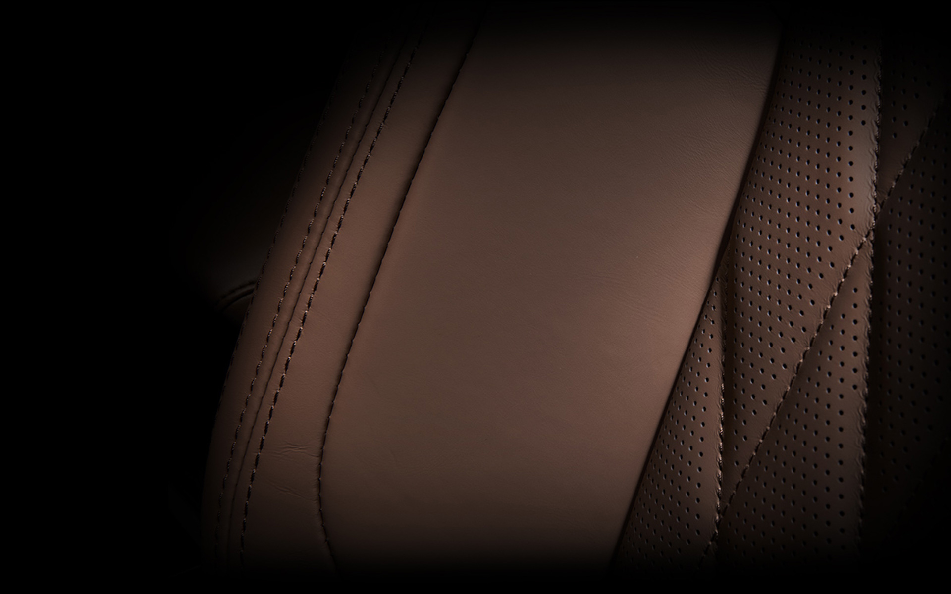 「アウトランダーPHEV」の大幅改良モデル