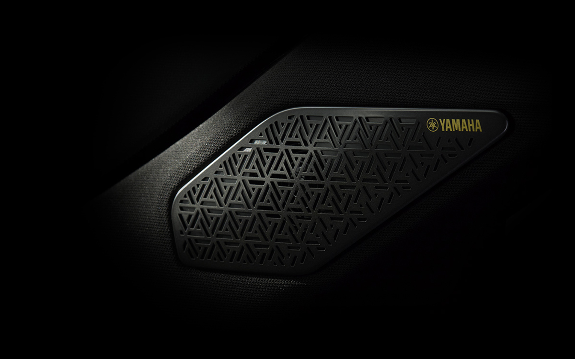 「アウトランダーPHEV」の大幅改良モデル