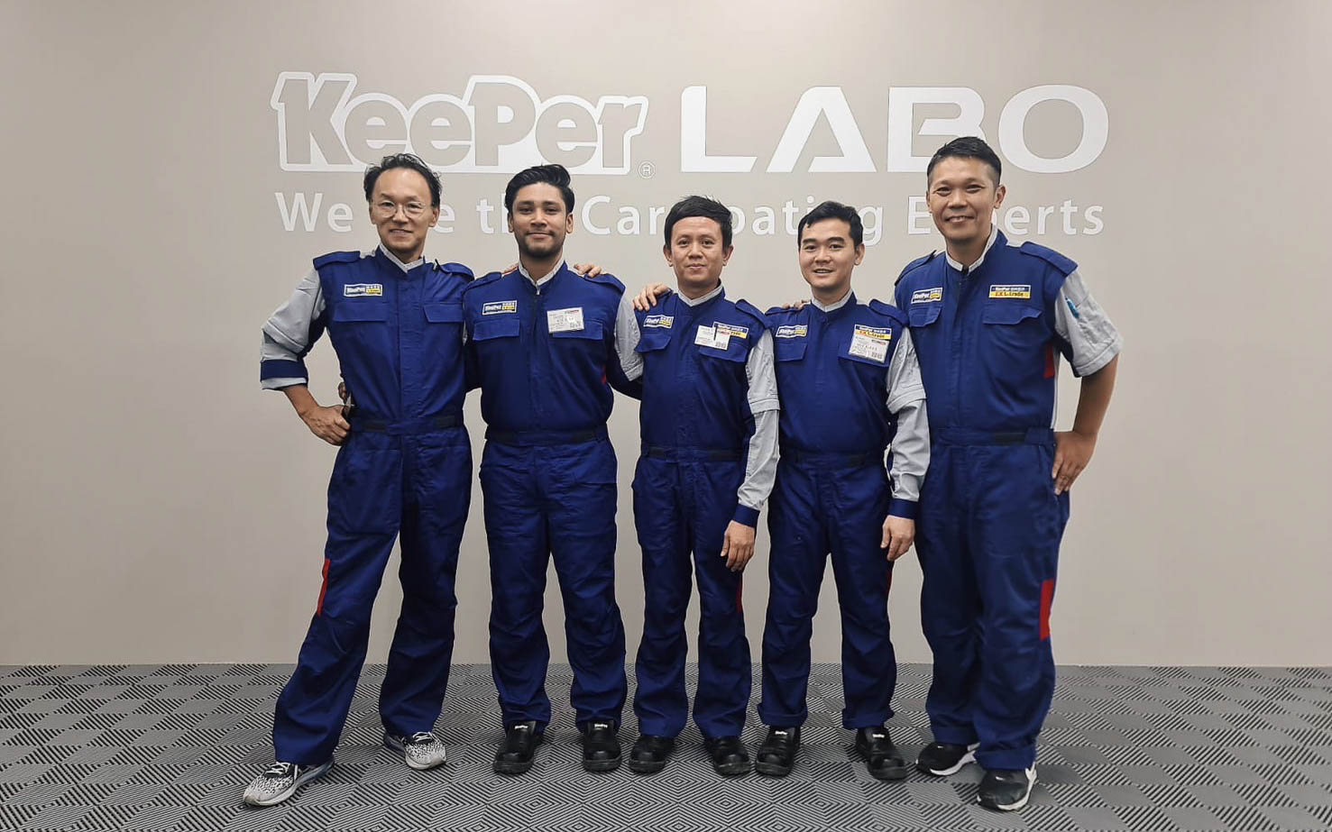 圧倒的な艶を与えるKeePer最上級のボディコーティング「EXキーパー」が施工できるEX1級資格を全スタッフが取得している